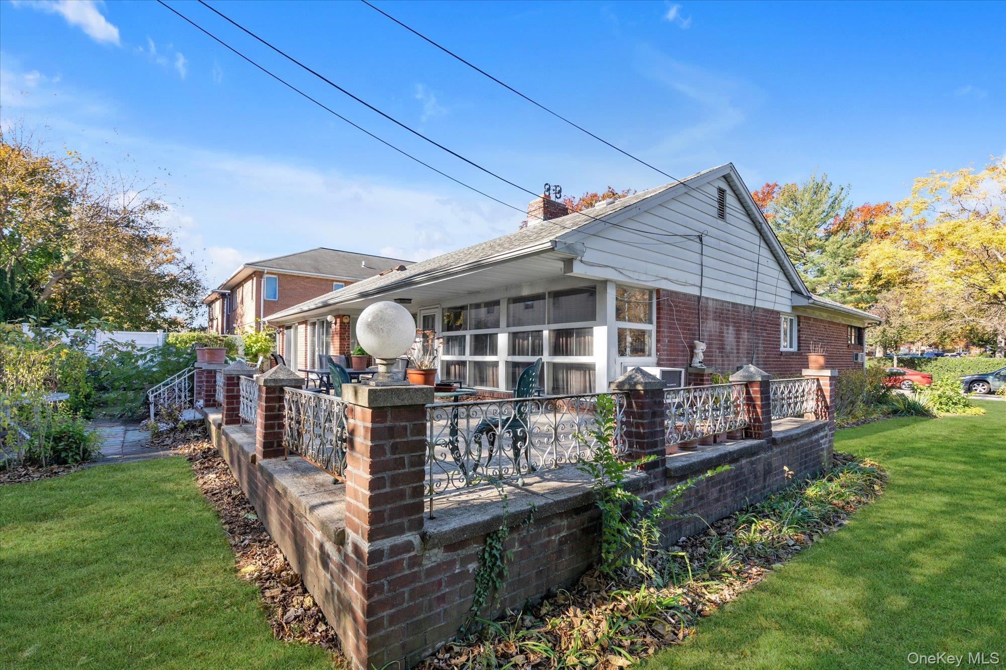 Single Family 24th Queens, NY 11360, MLS-923655-22