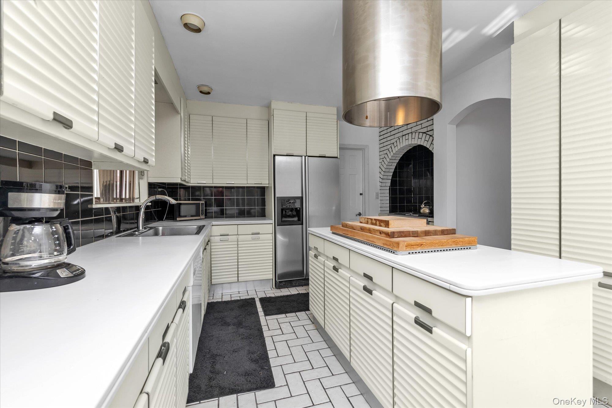 Single Family 24th Queens, NY 11360, MLS-923655-3