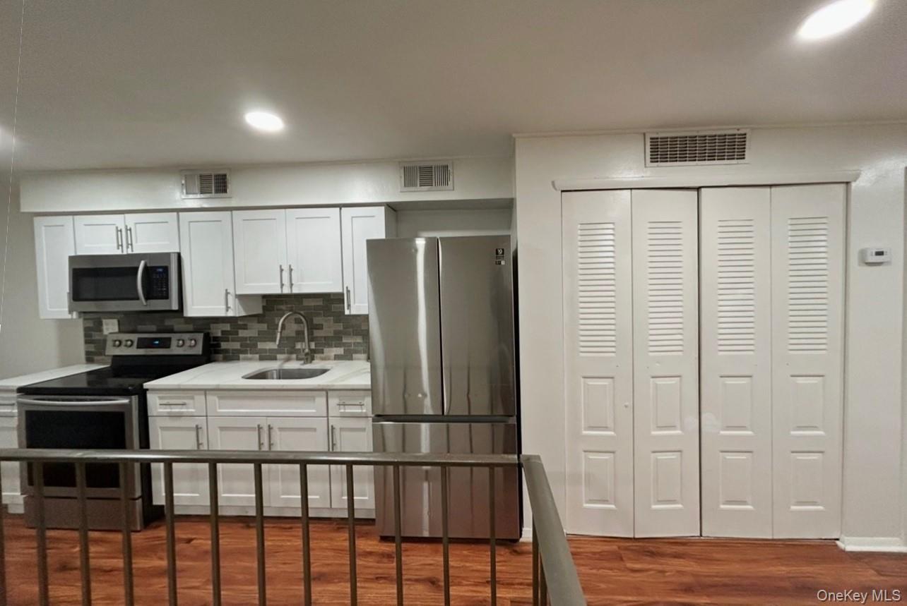 Condo Hilton Nassau County, NY 11550, MLS-923663-4