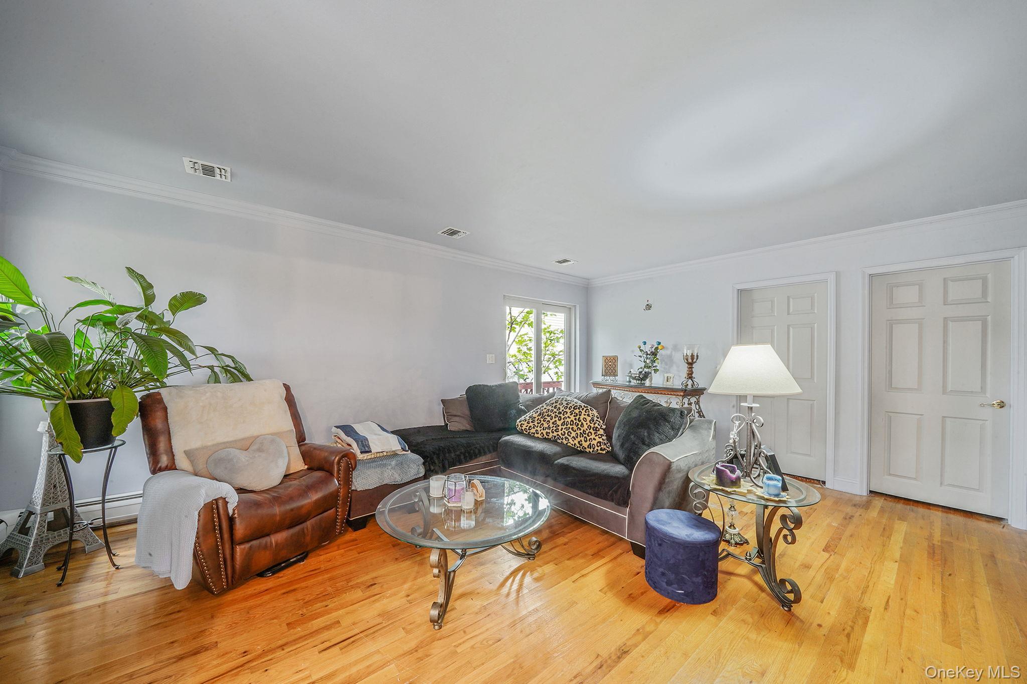 Single Family Bathgate St Staten Island, NY 10312, MLS-923691-10