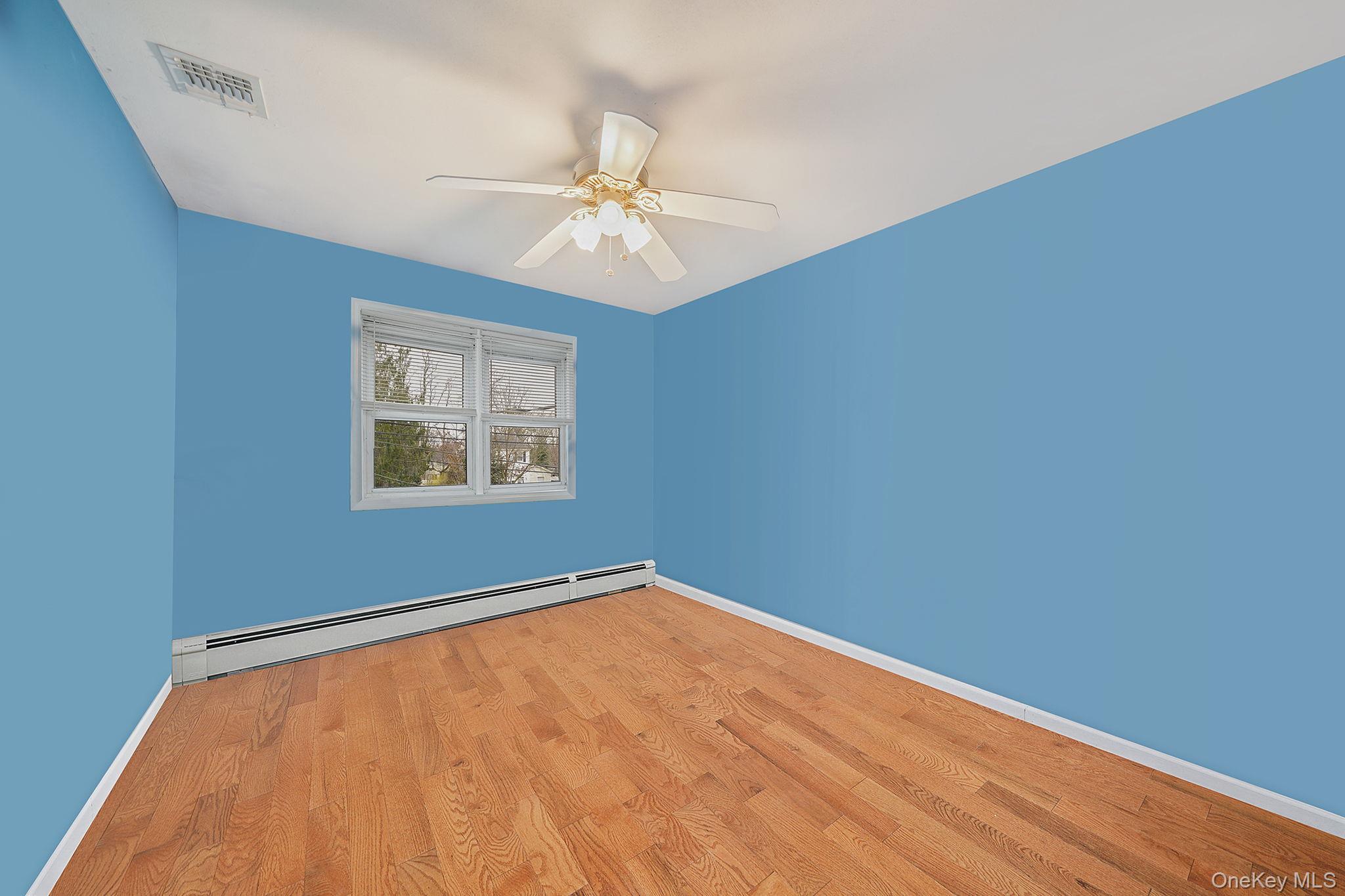 Single Family Bathgate St Staten Island, NY 10312, MLS-923691-12