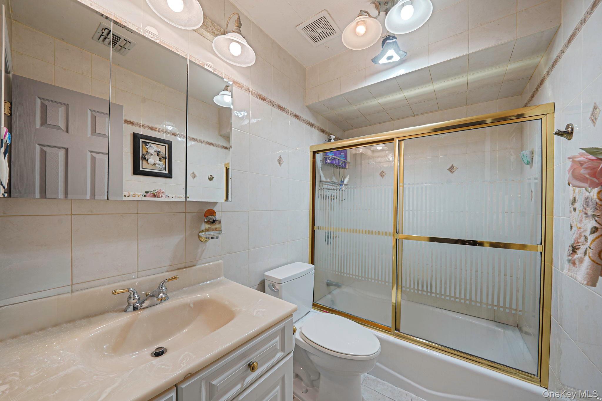 Single Family Bathgate St Staten Island, NY 10312, MLS-923691-13