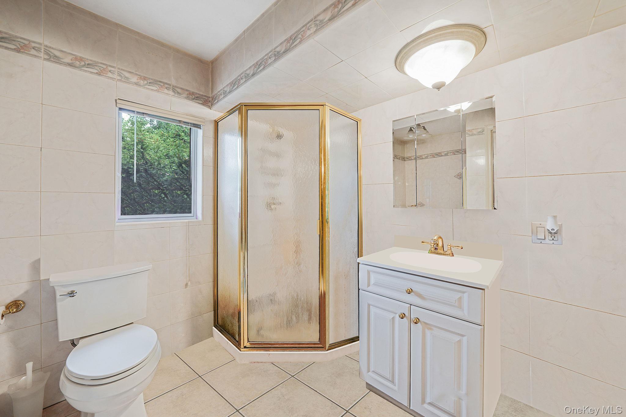 Single Family Bathgate St Staten Island, NY 10312, MLS-923691-16