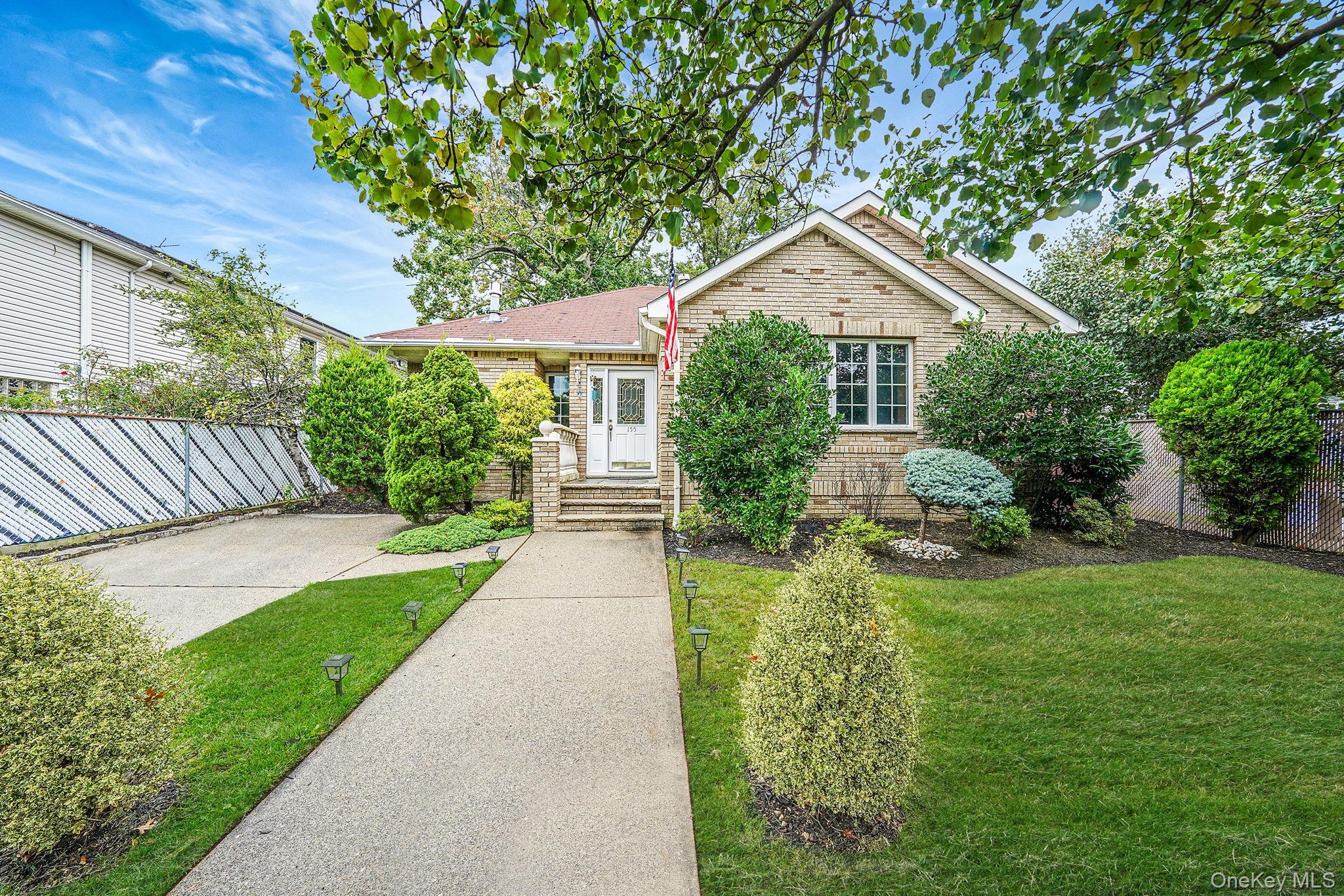 Single Family Bathgate St Staten Island, NY 10312, MLS-923691-2