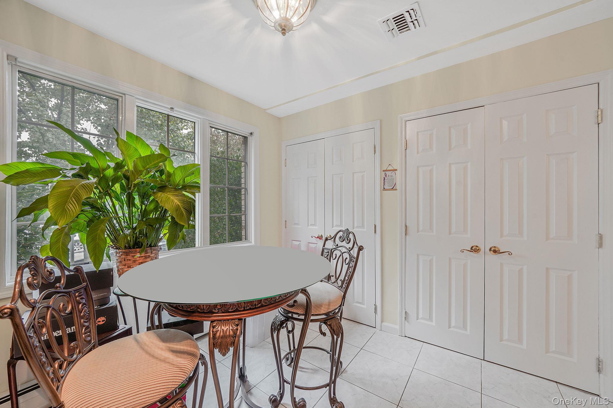 Single Family Bathgate St Staten Island, NY 10312, MLS-923691-21