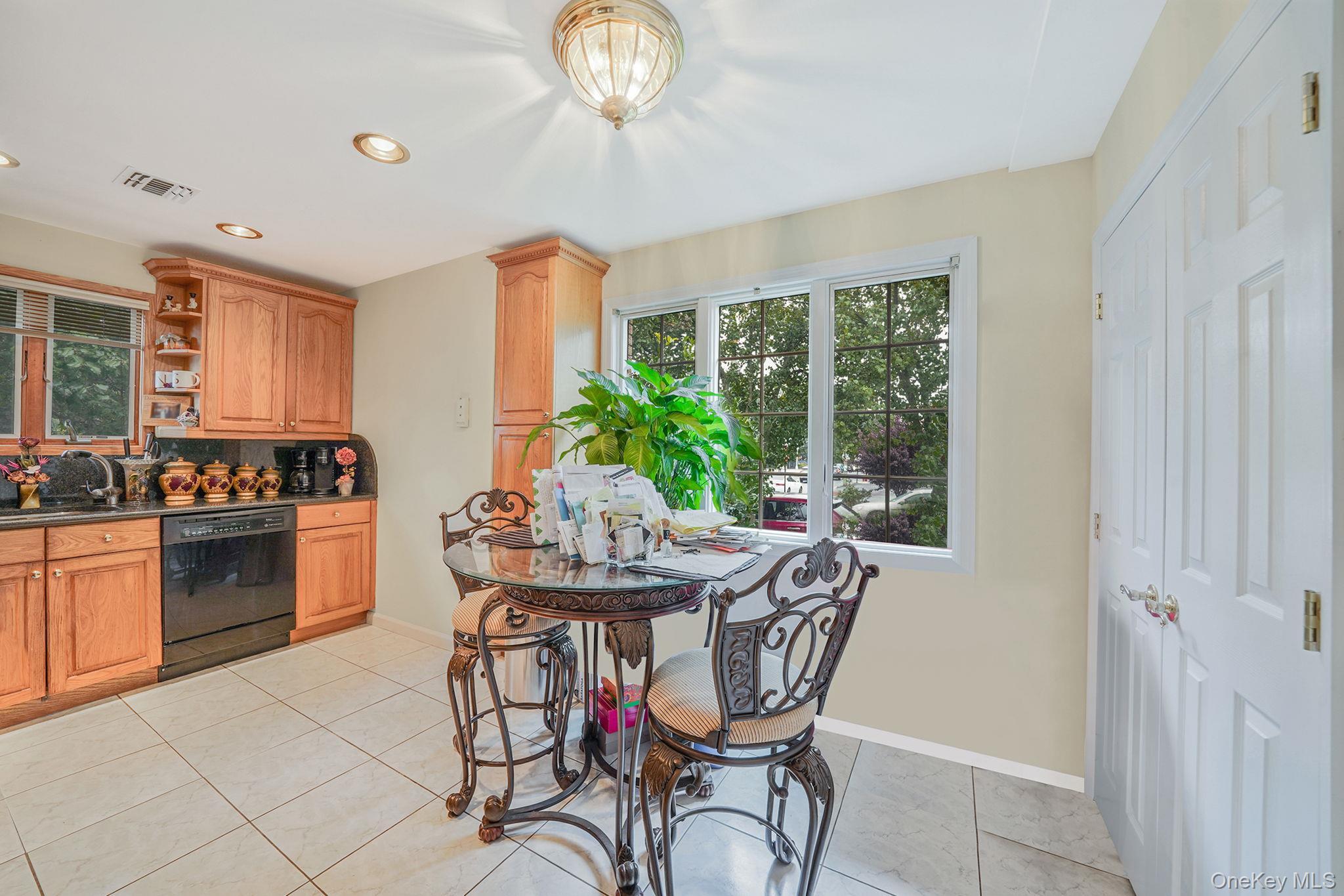 Single Family Bathgate St Staten Island, NY 10312, MLS-923691-22