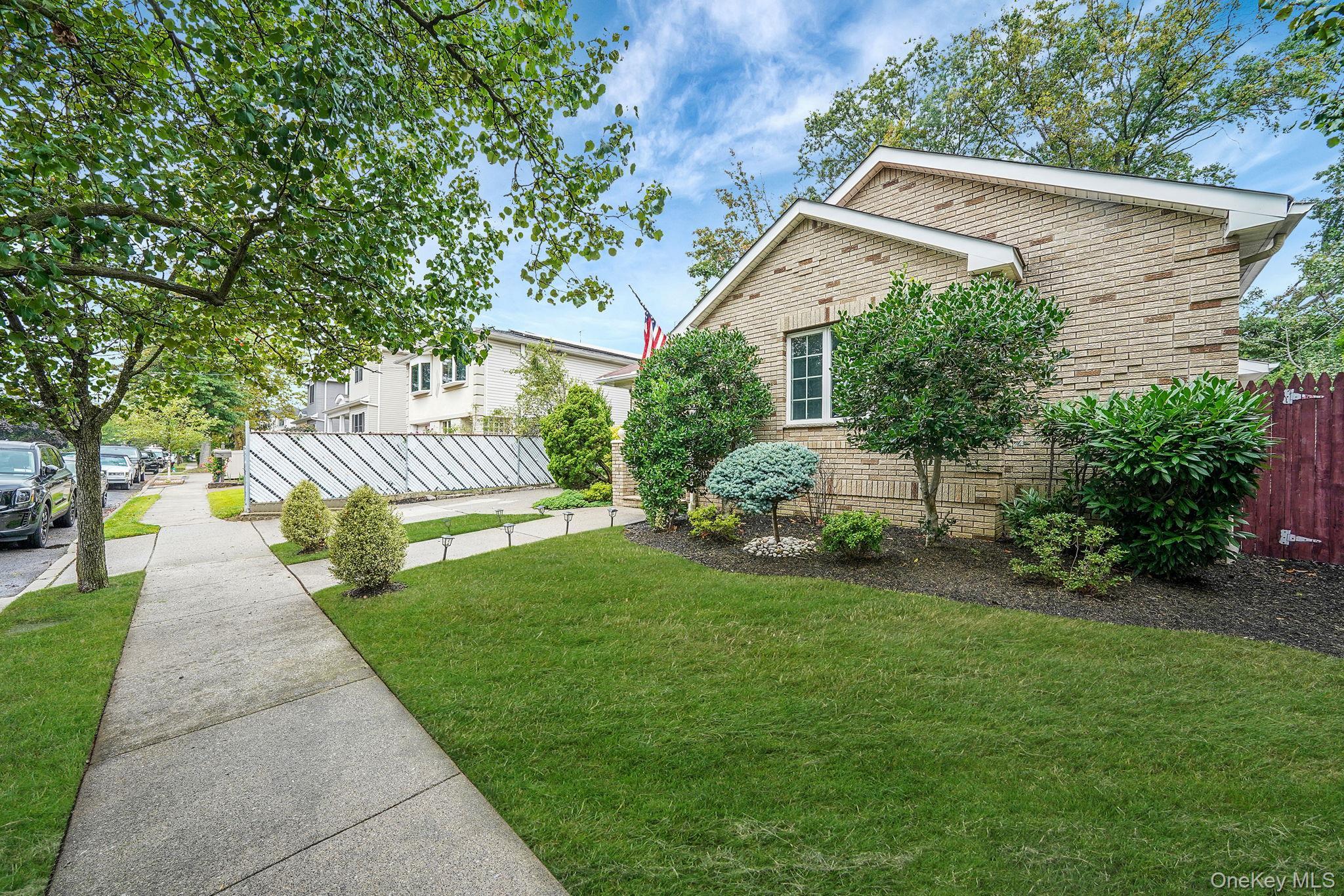 Single Family Bathgate St Staten Island, NY 10312, MLS-923691-3