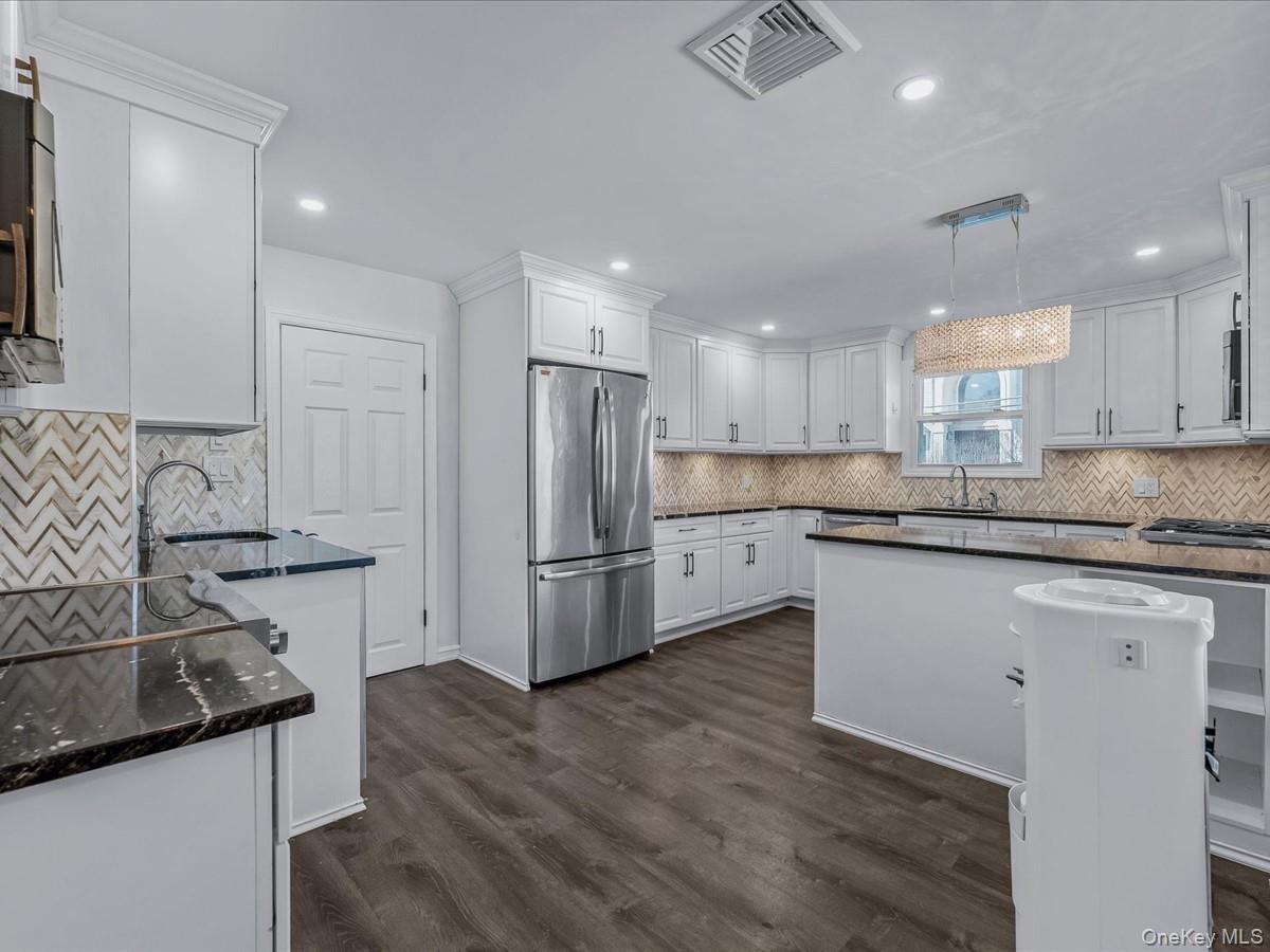 Single Family Franklin  Nassau County, NY 11557, MLS-923693-6