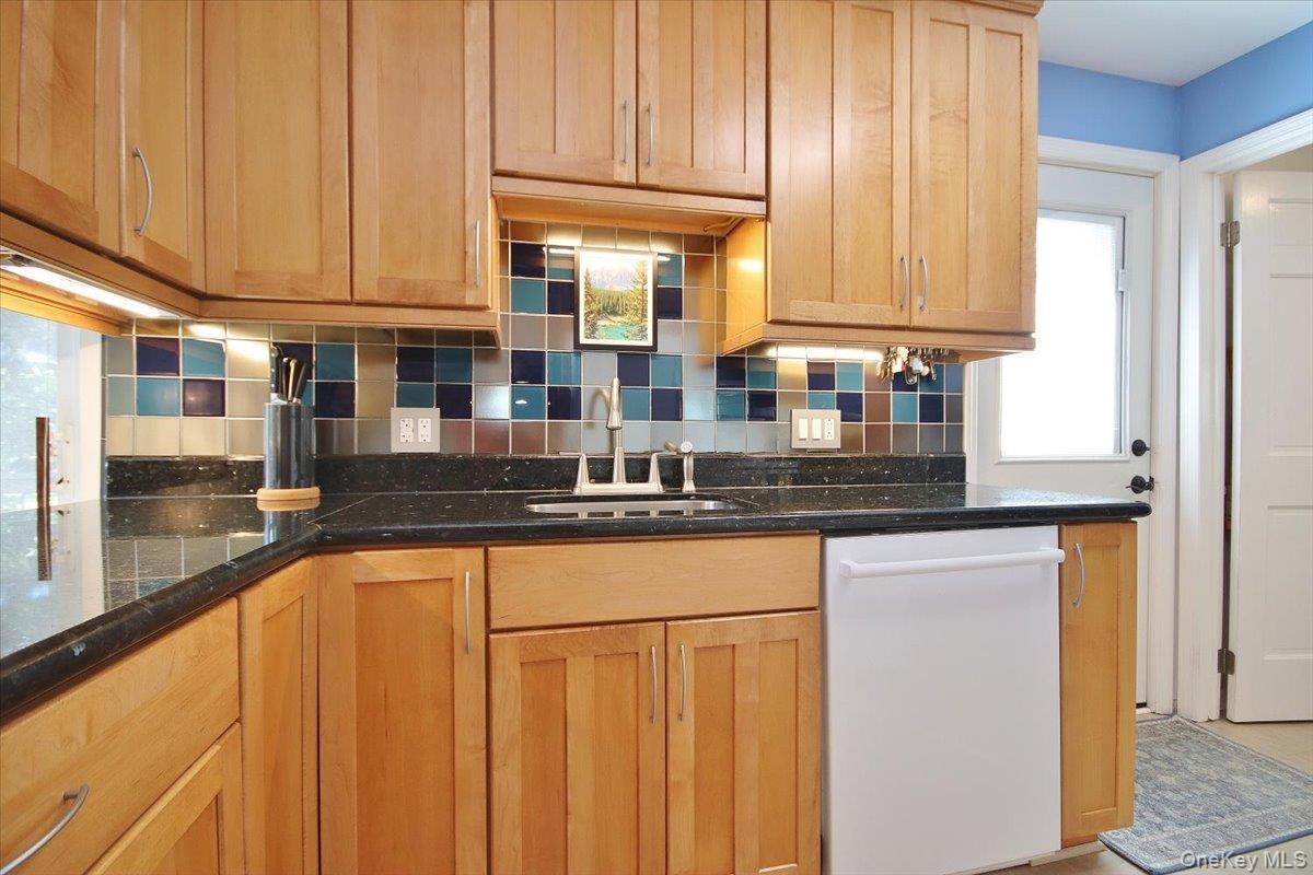 Single Family Old Post Orange County, NY 12542, MLS-923789-23