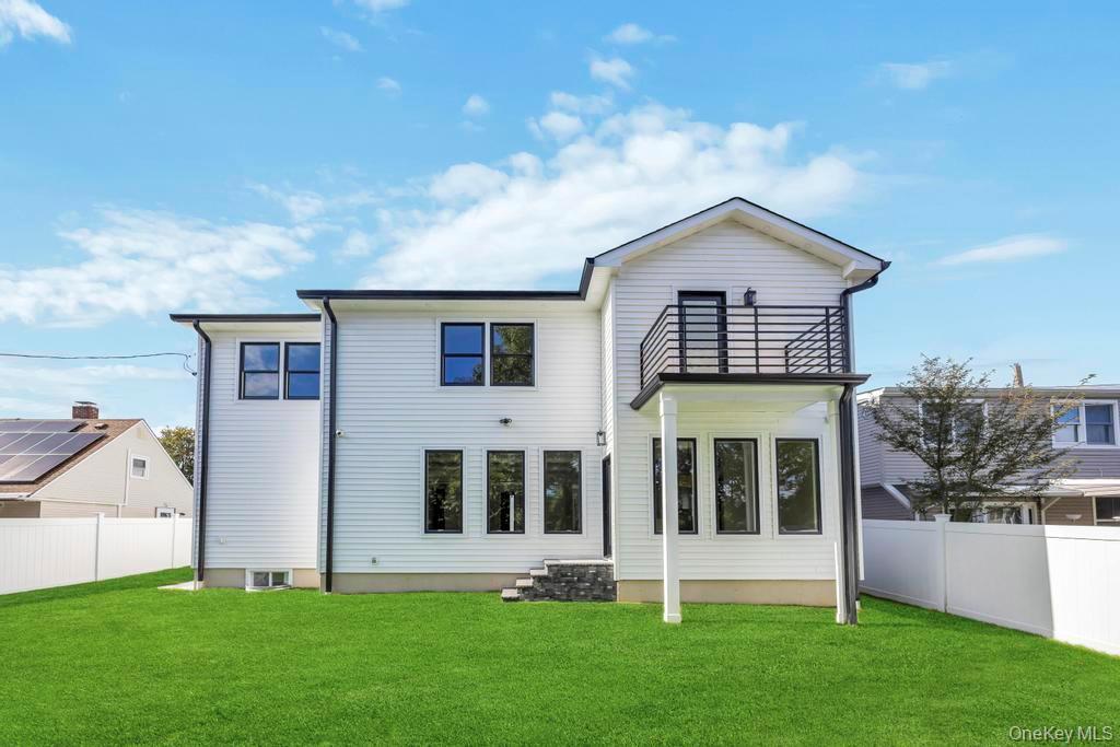 Single Family Short Nassau County, NY 11756, MLS-923792-12