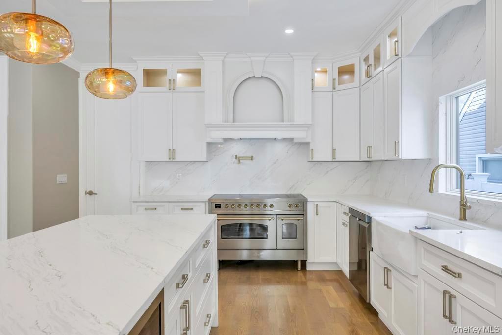 Single Family Short Nassau County, NY 11756, MLS-923792-17