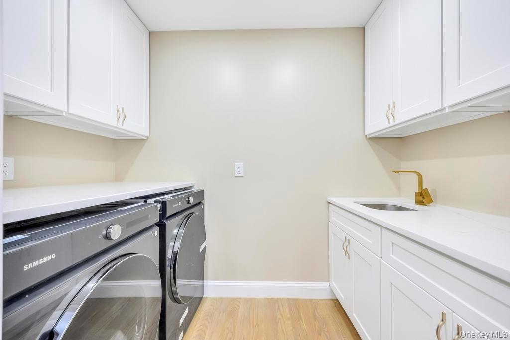 Single Family Short Nassau County, NY 11756, MLS-923792-22