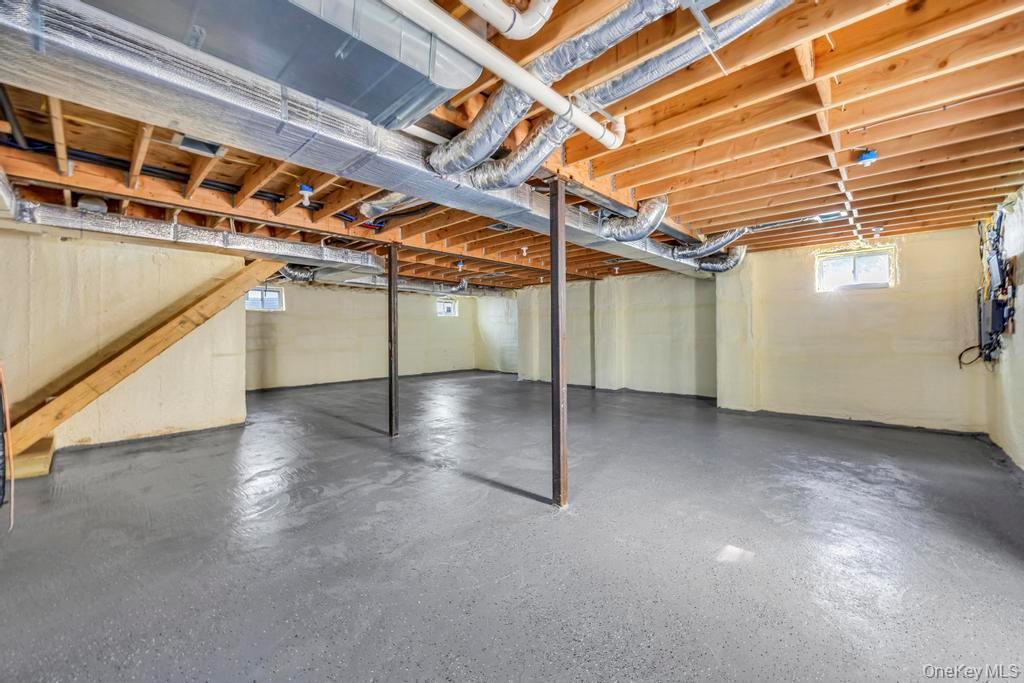 Single Family Short Nassau County, NY 11756, MLS-923792-45