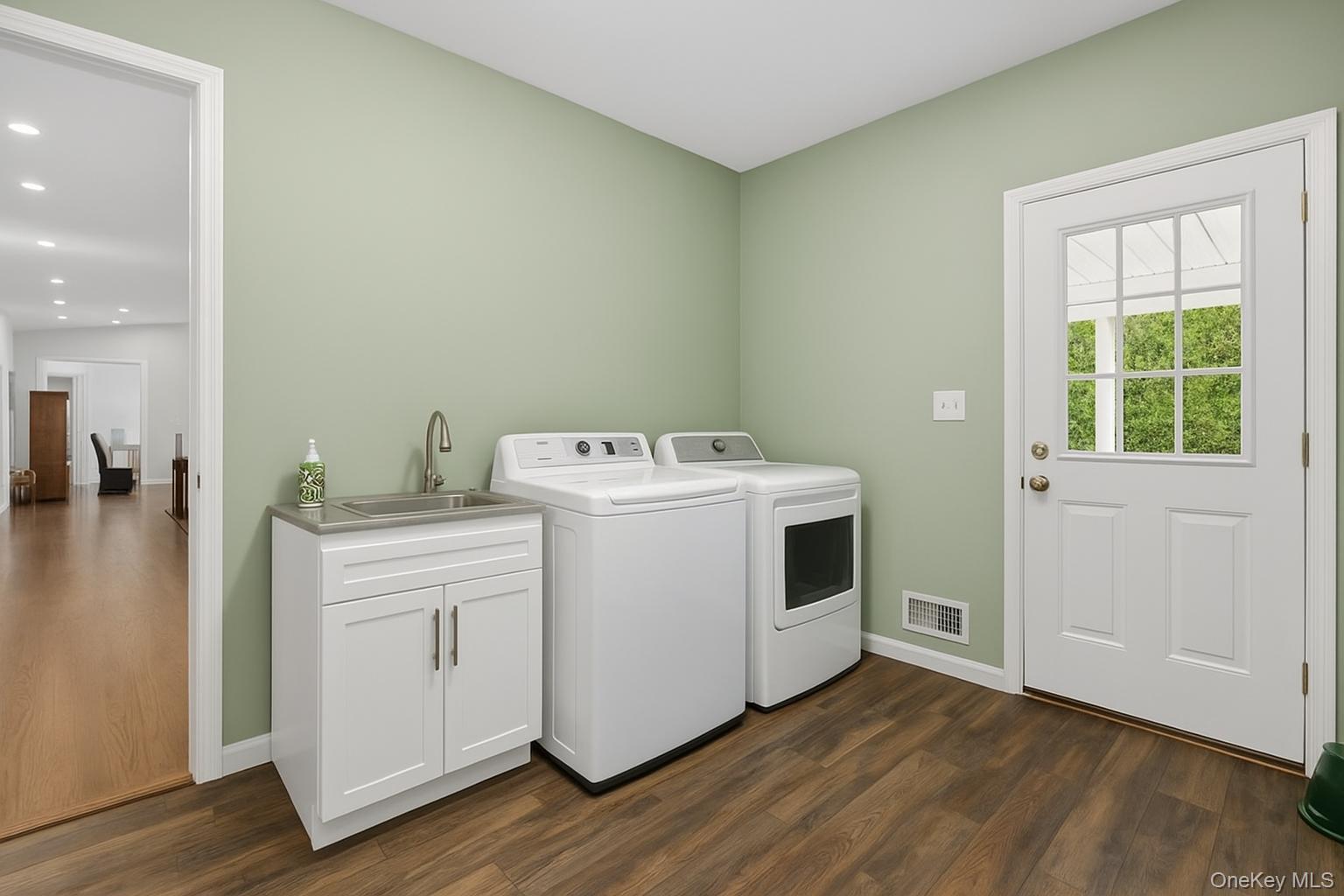 Single Family Mane  Dutchess County, NY 12564, MLS-923816-13