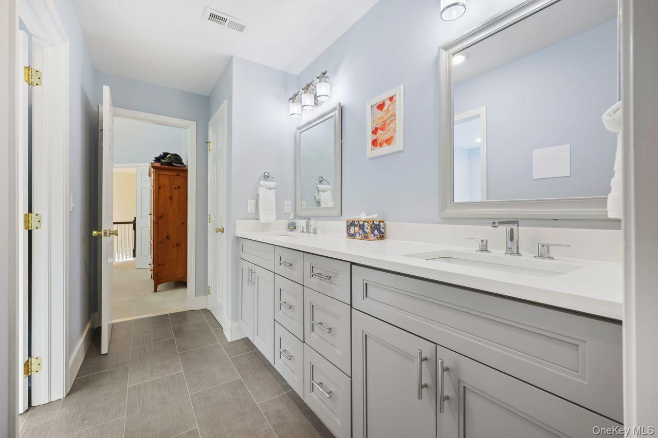 Single Family Mane  Dutchess County, NY 12564, MLS-923816-19