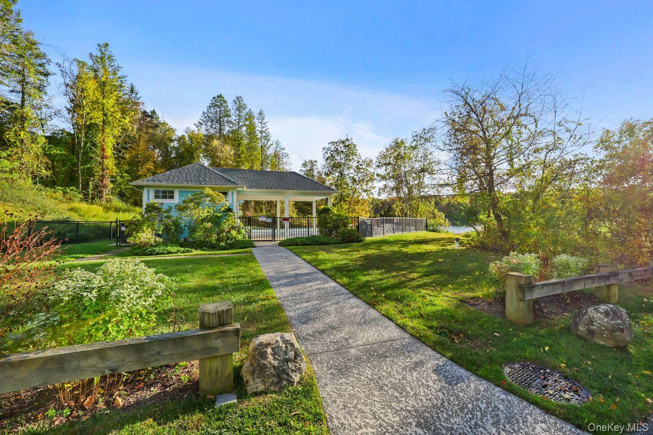 Single Family Mane  Dutchess County, NY 12564, MLS-923816-37