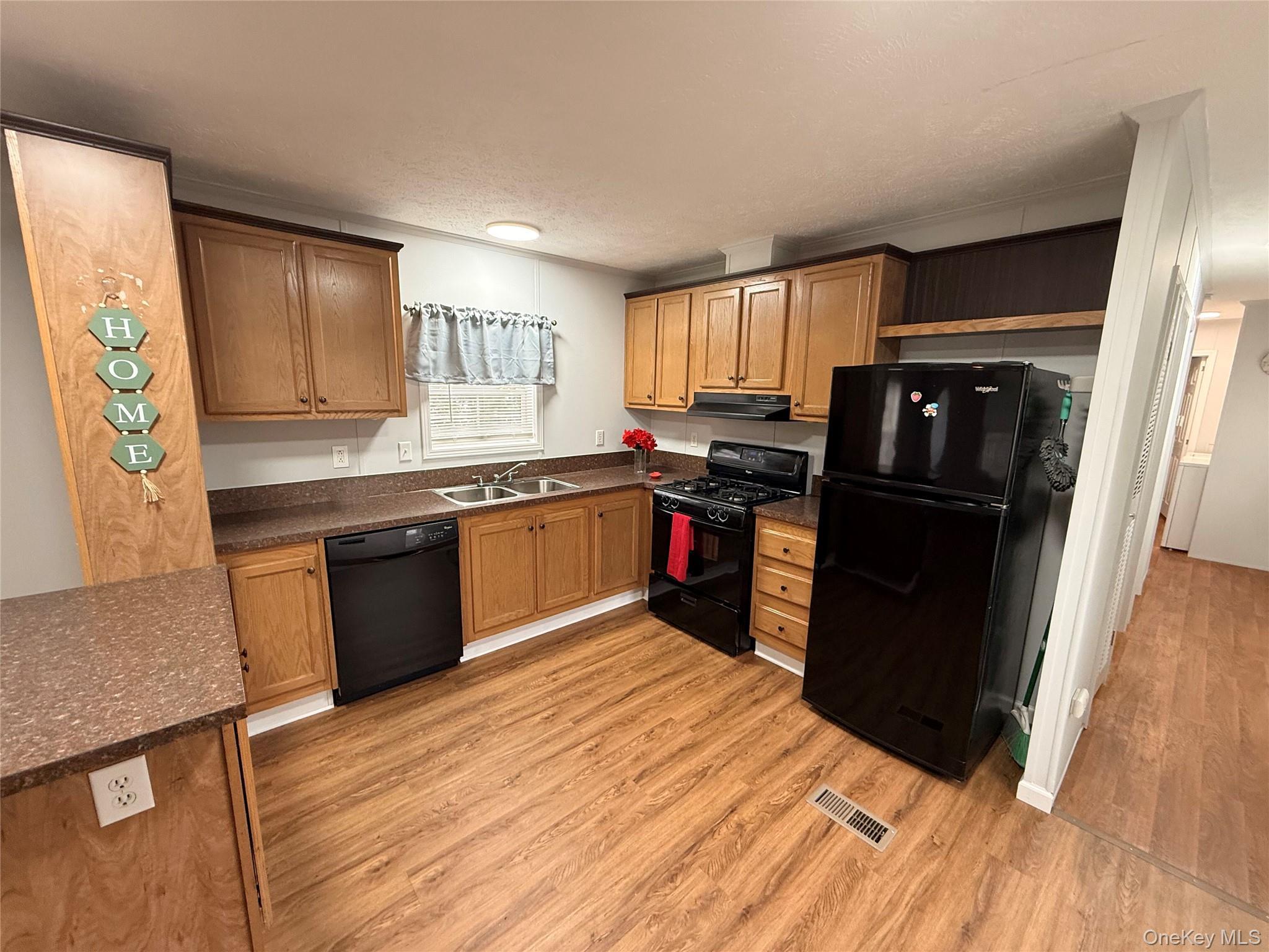 Single Family Hubbard  Suffolk County, NY 11901, MLS-923835-7