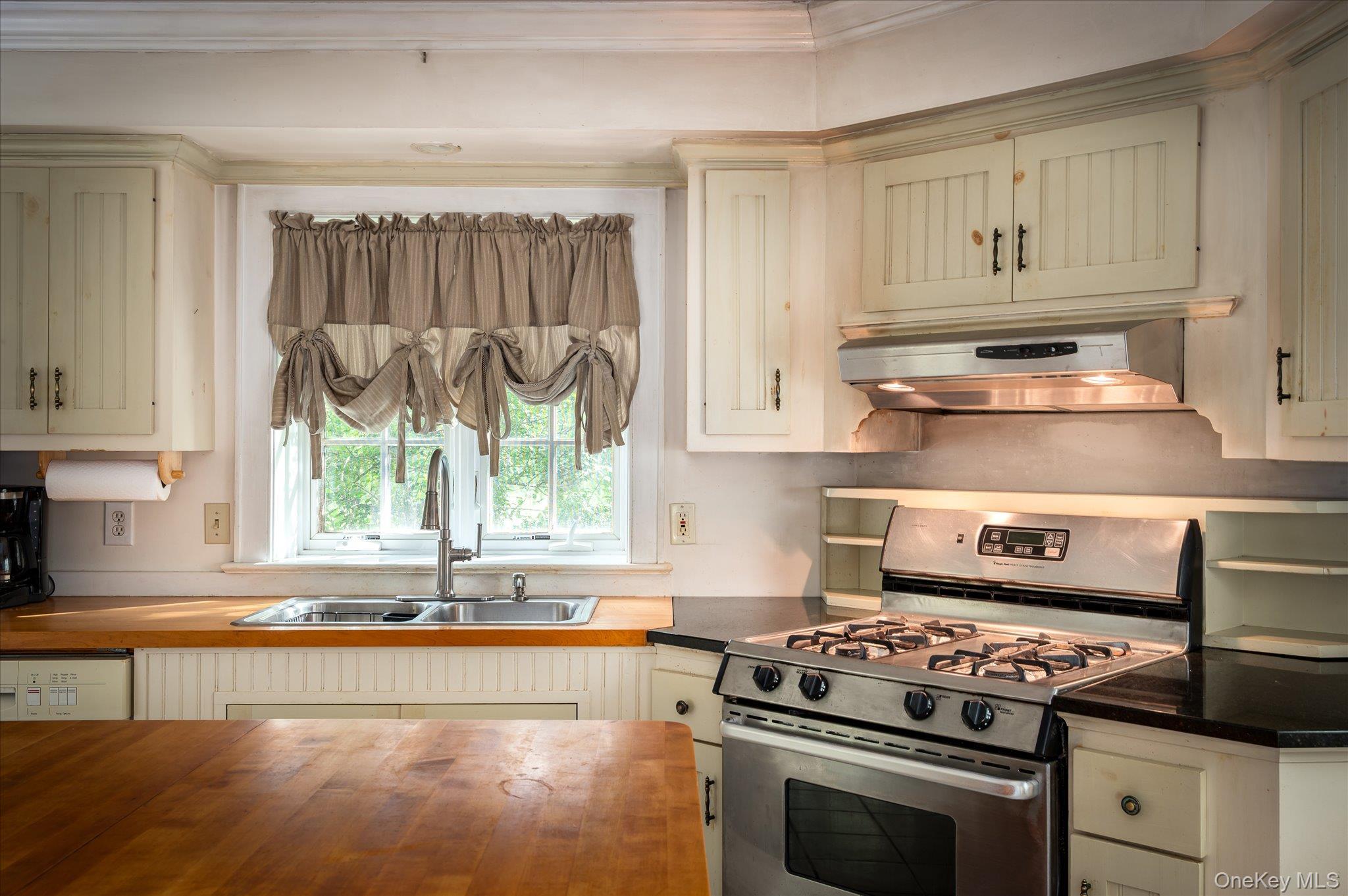 Single Family Hoyt  Dutchess County, NY 12594, MLS-923870-12