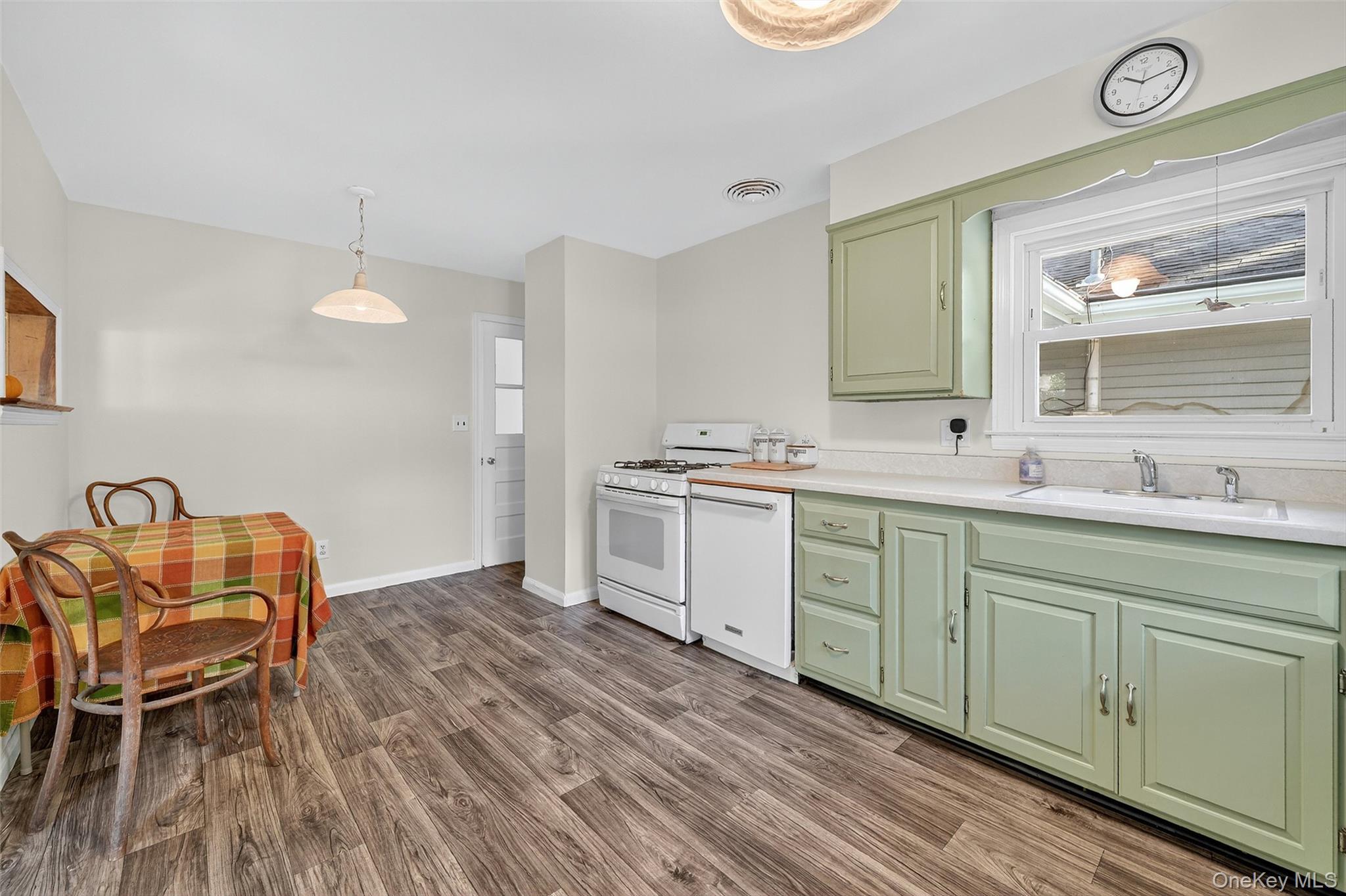 Single Family Elizabeth  Westchester County, NY 10598, MLS-923874-6