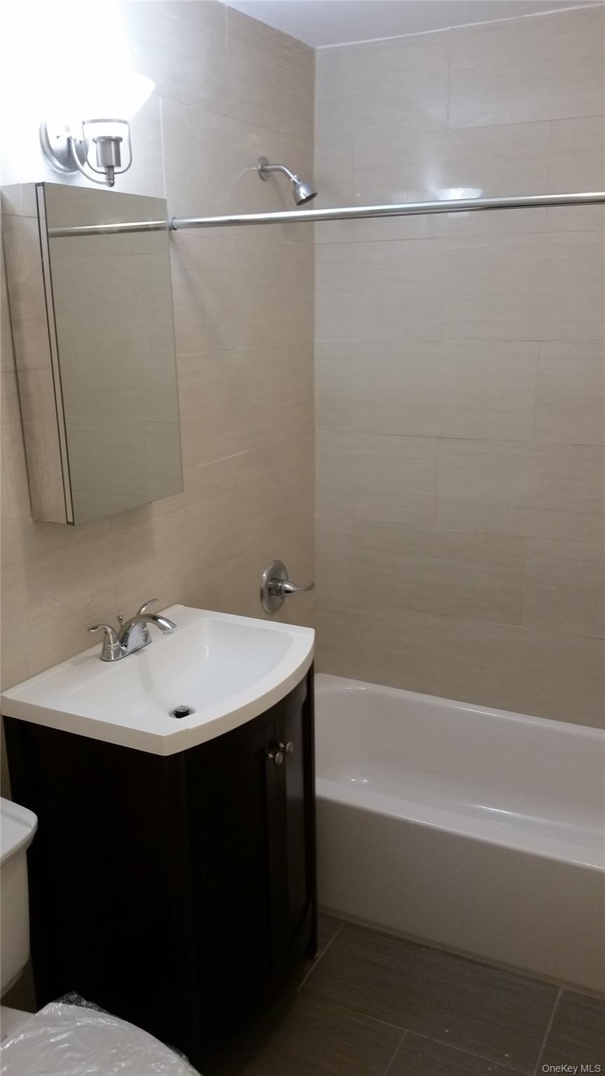 Single Family Kearney  Bronx, NY 10465, MLS-923884-7