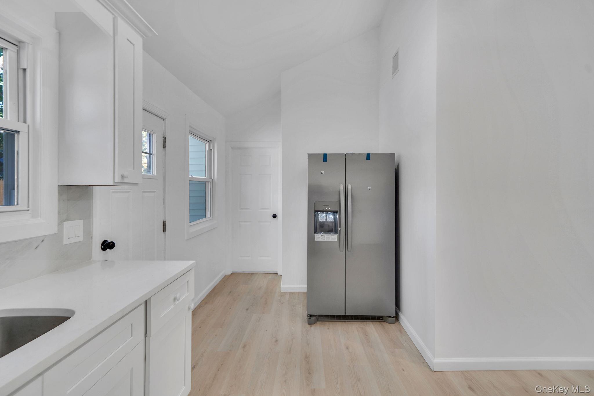 Single Family Rosedale Suffolk County, NY 11789, MLS-923887-10