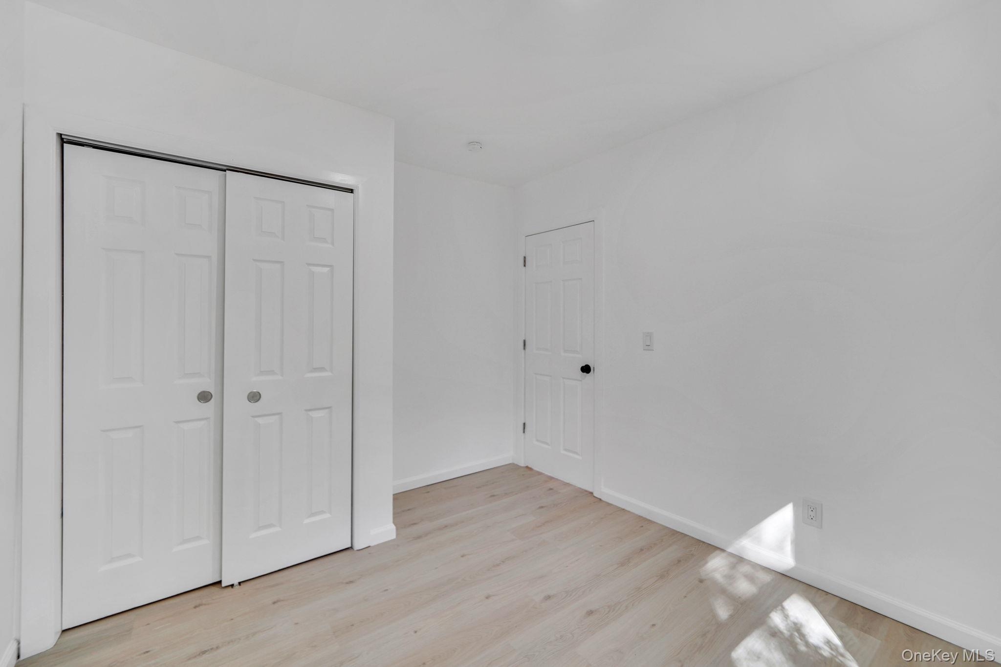 Single Family Rosedale Suffolk County, NY 11789, MLS-923887-17