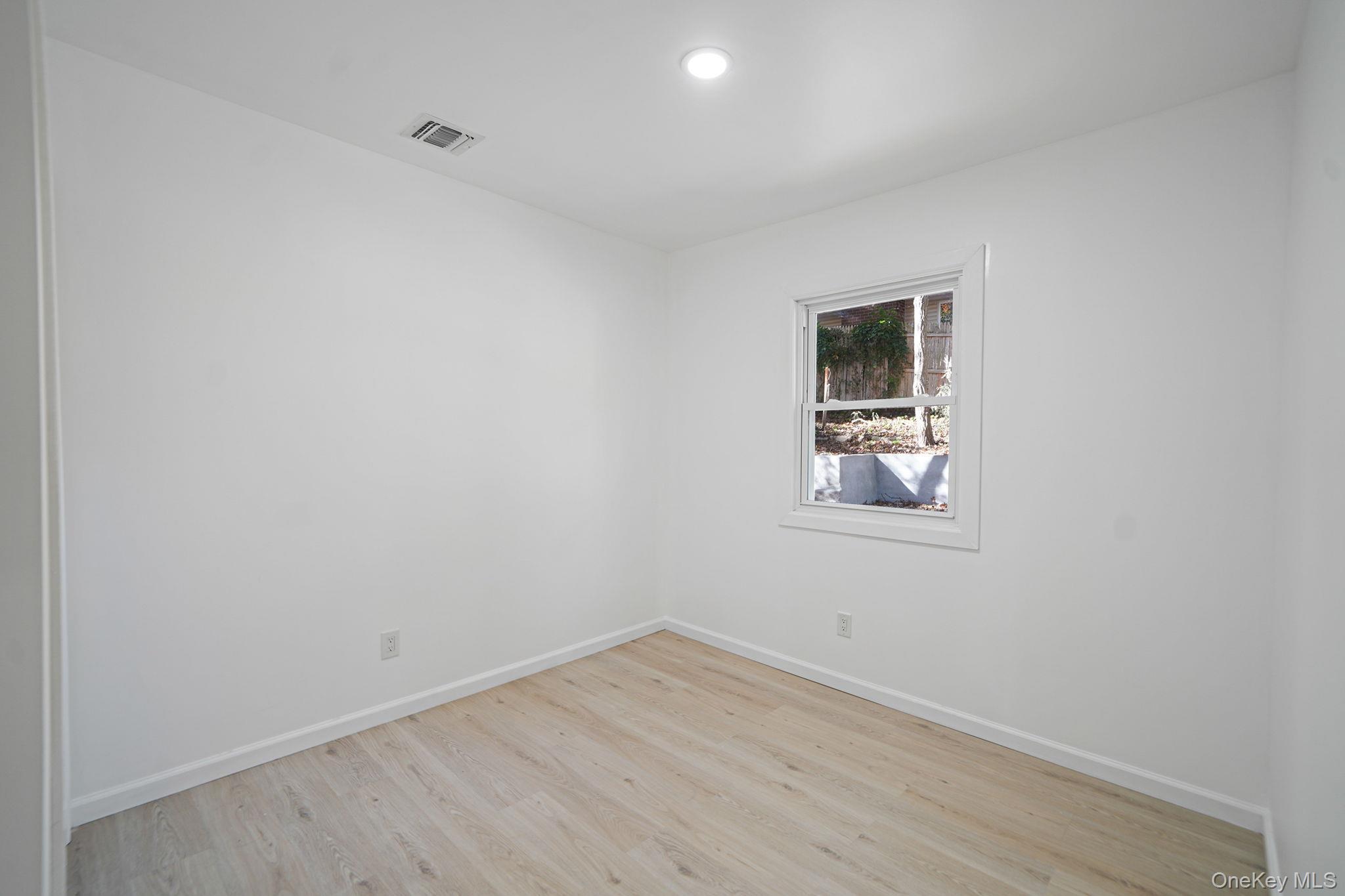 Single Family Rosedale Suffolk County, NY 11789, MLS-923887-18