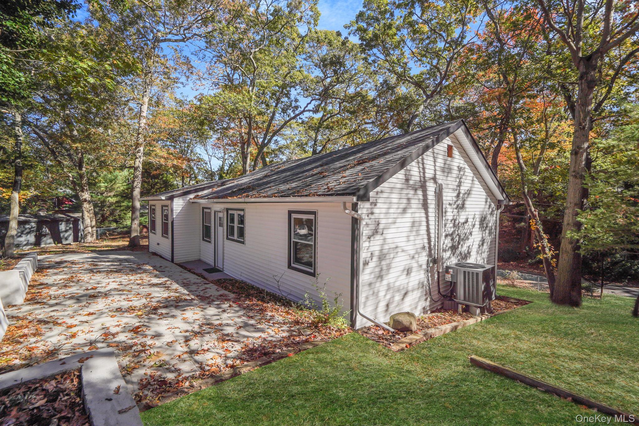 Single Family Rosedale Suffolk County, NY 11789, MLS-923887-4