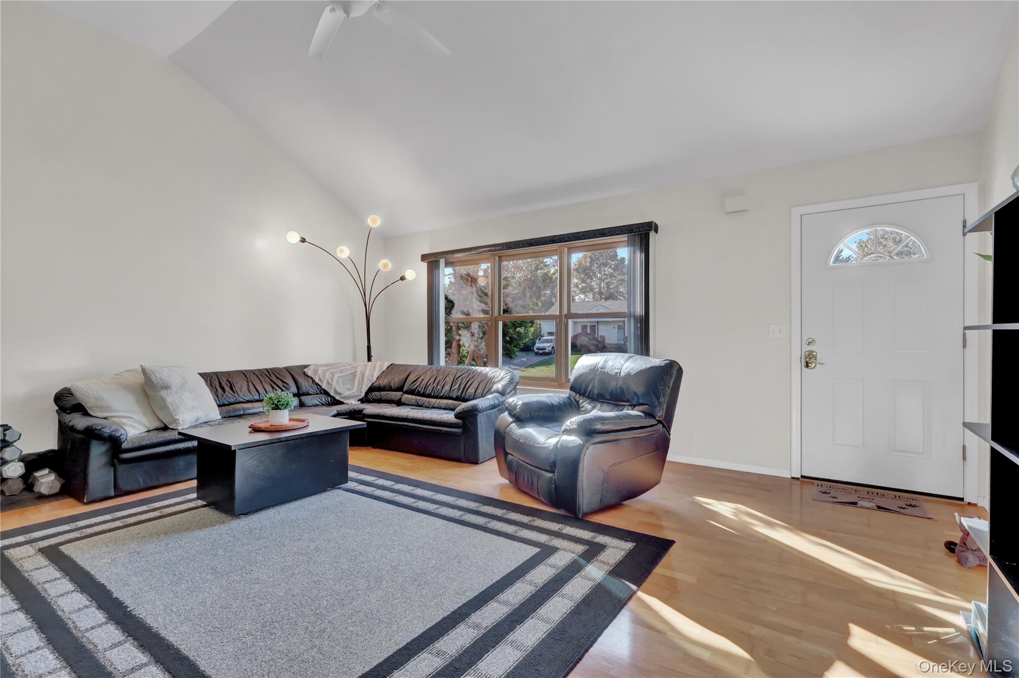 Single Family Baywood  Suffolk County, NY 11933, MLS-923891-3