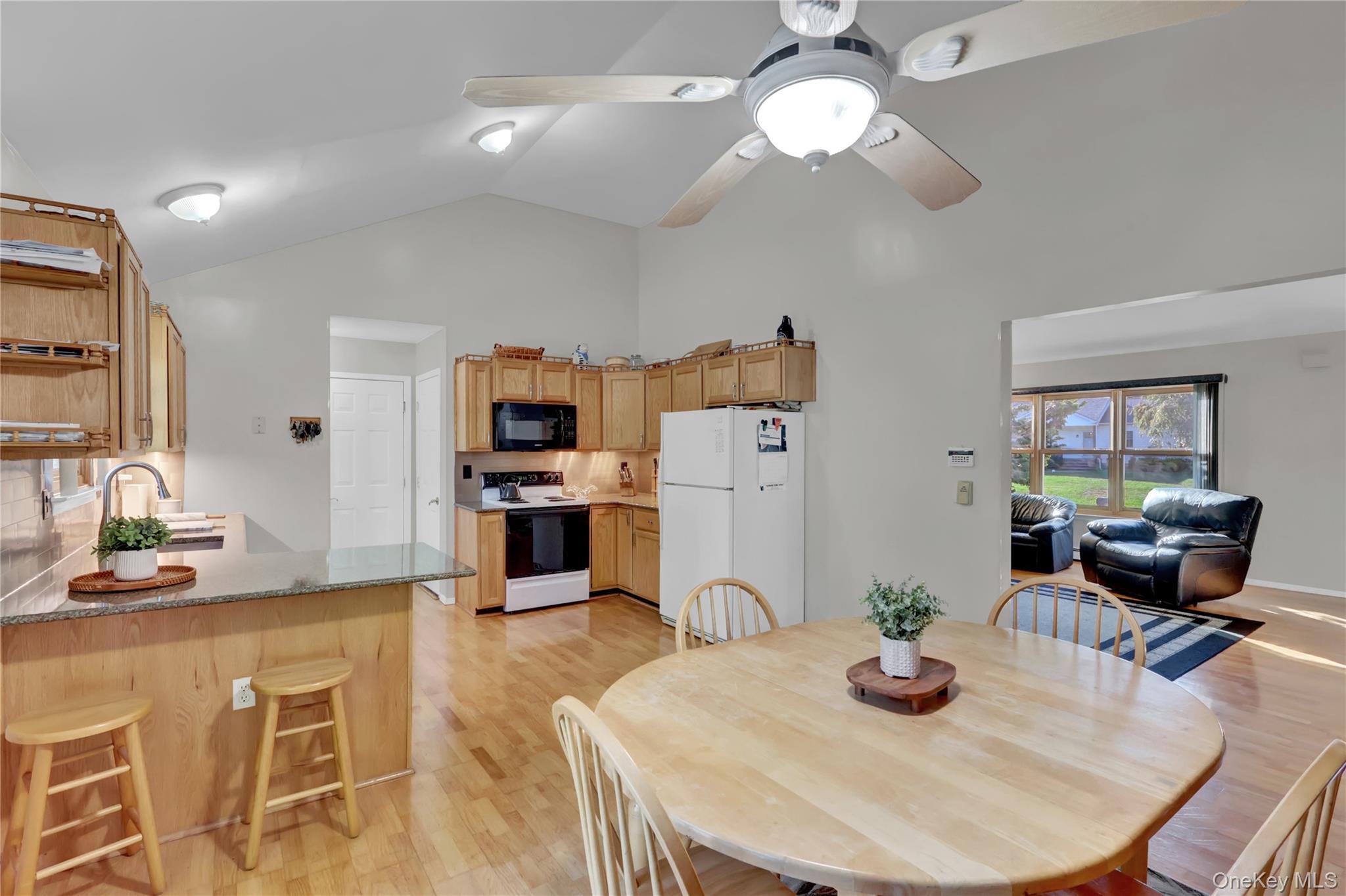 Single Family Baywood  Suffolk County, NY 11933, MLS-923891-7