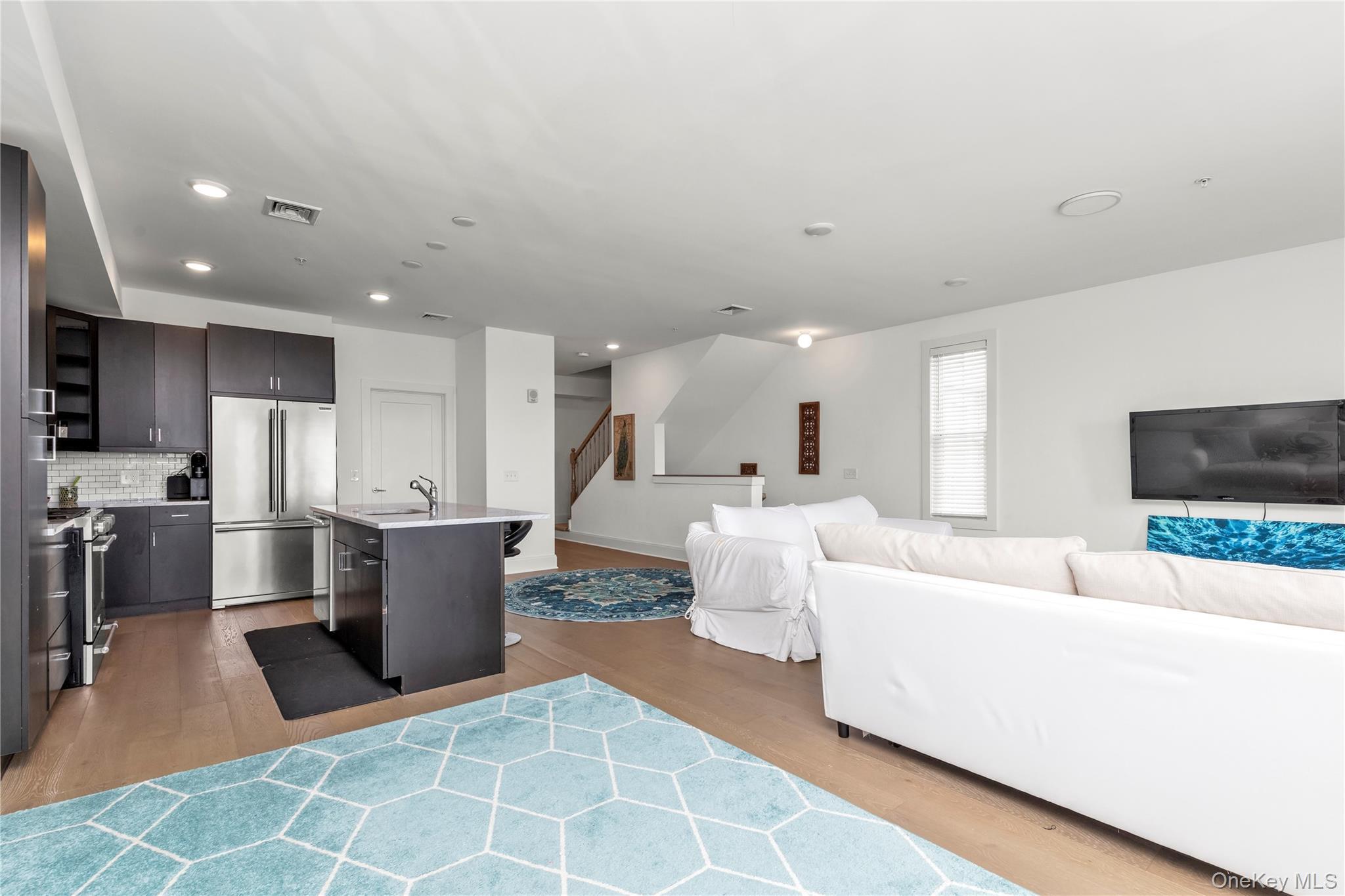 Condo Marina Point Nassau County, NY 11518, MLS-923907-10