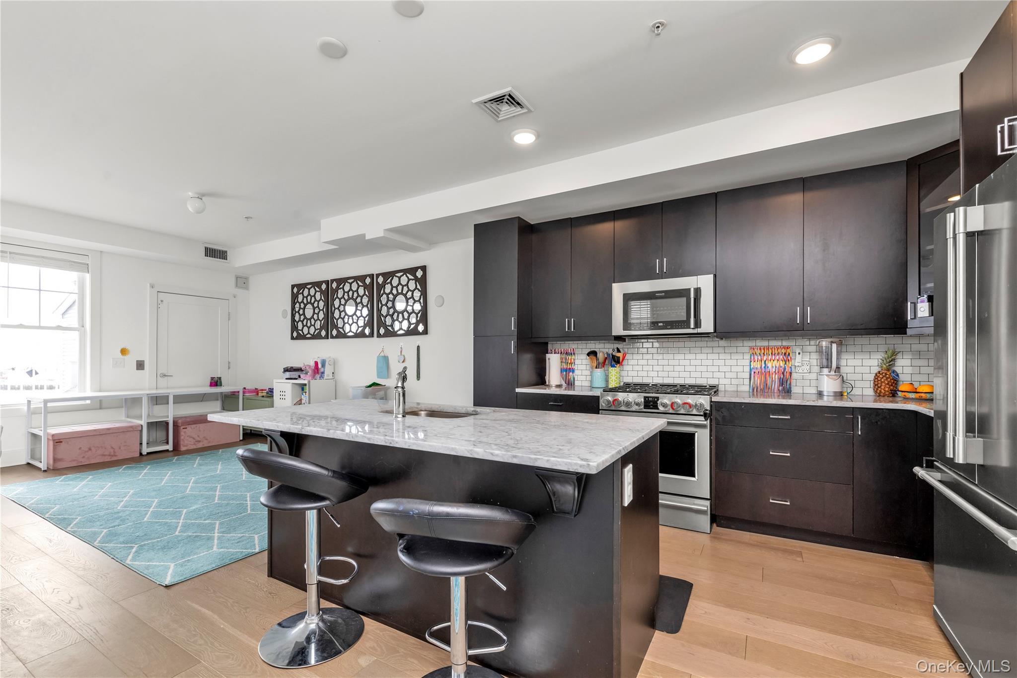 Condo Marina Point Nassau County, NY 11518, MLS-923907-13