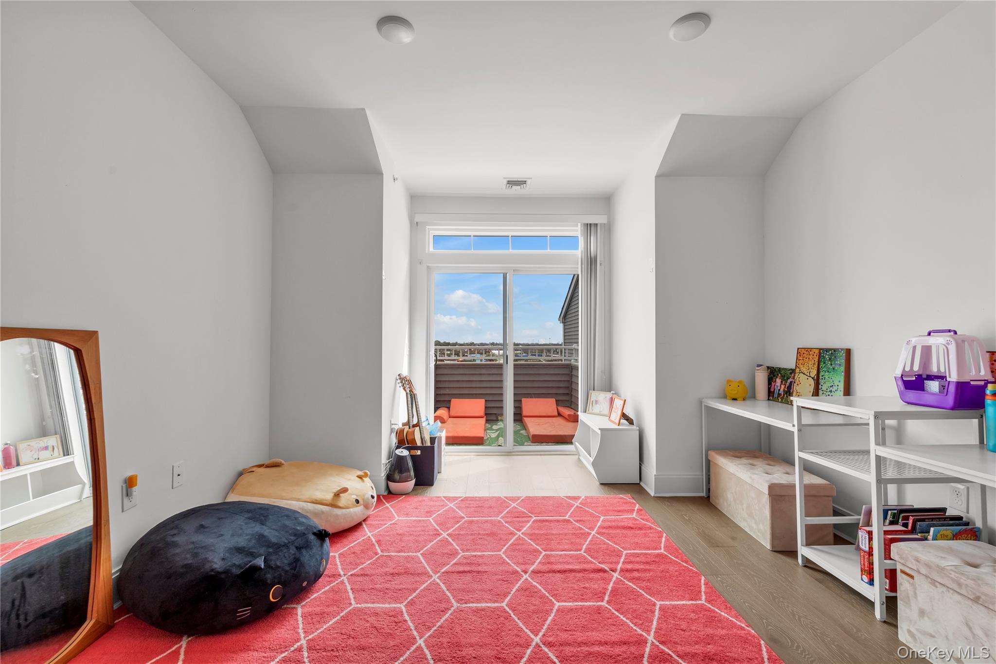 Condo Marina Point Nassau County, NY 11518, MLS-923907-16