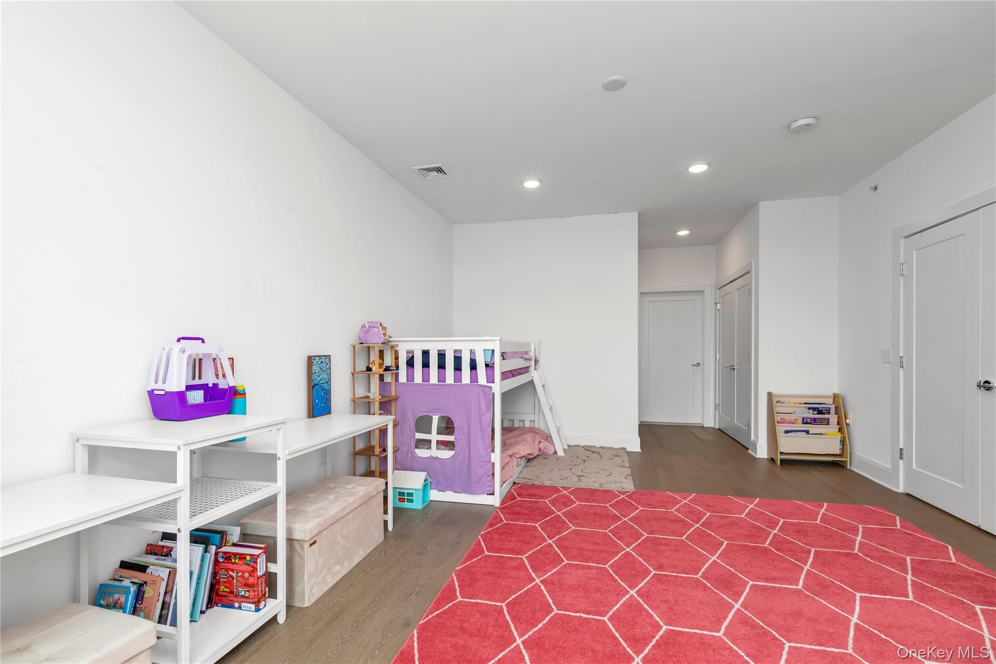 Condo Marina Point Nassau County, NY 11518, MLS-923907-17