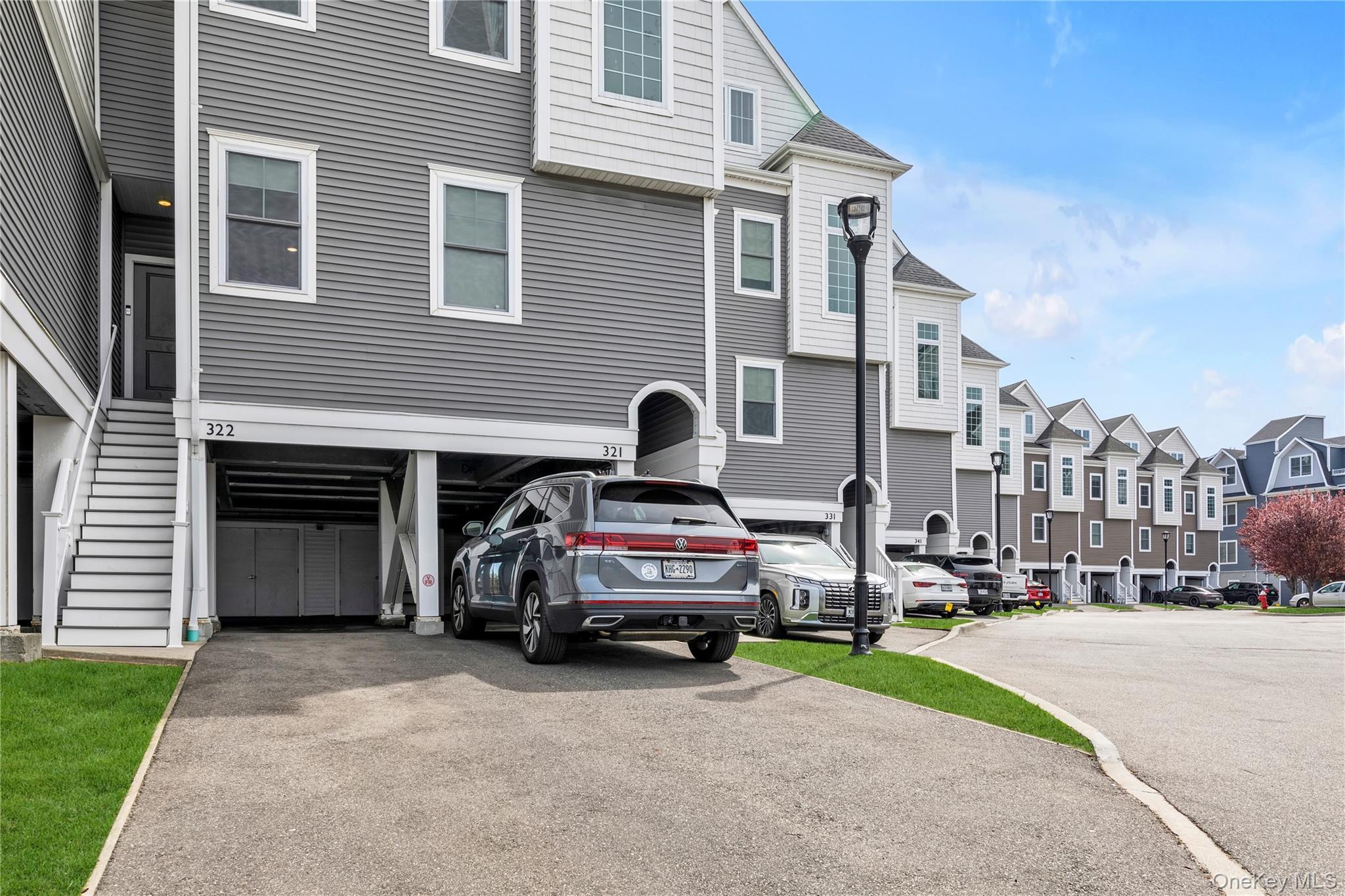 Condo Marina Point Nassau County, NY 11518, MLS-923907-2