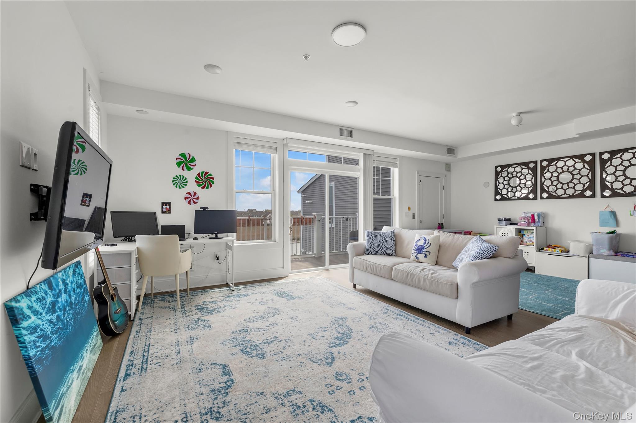 Condo Marina Point Nassau County, NY 11518, MLS-923907-4