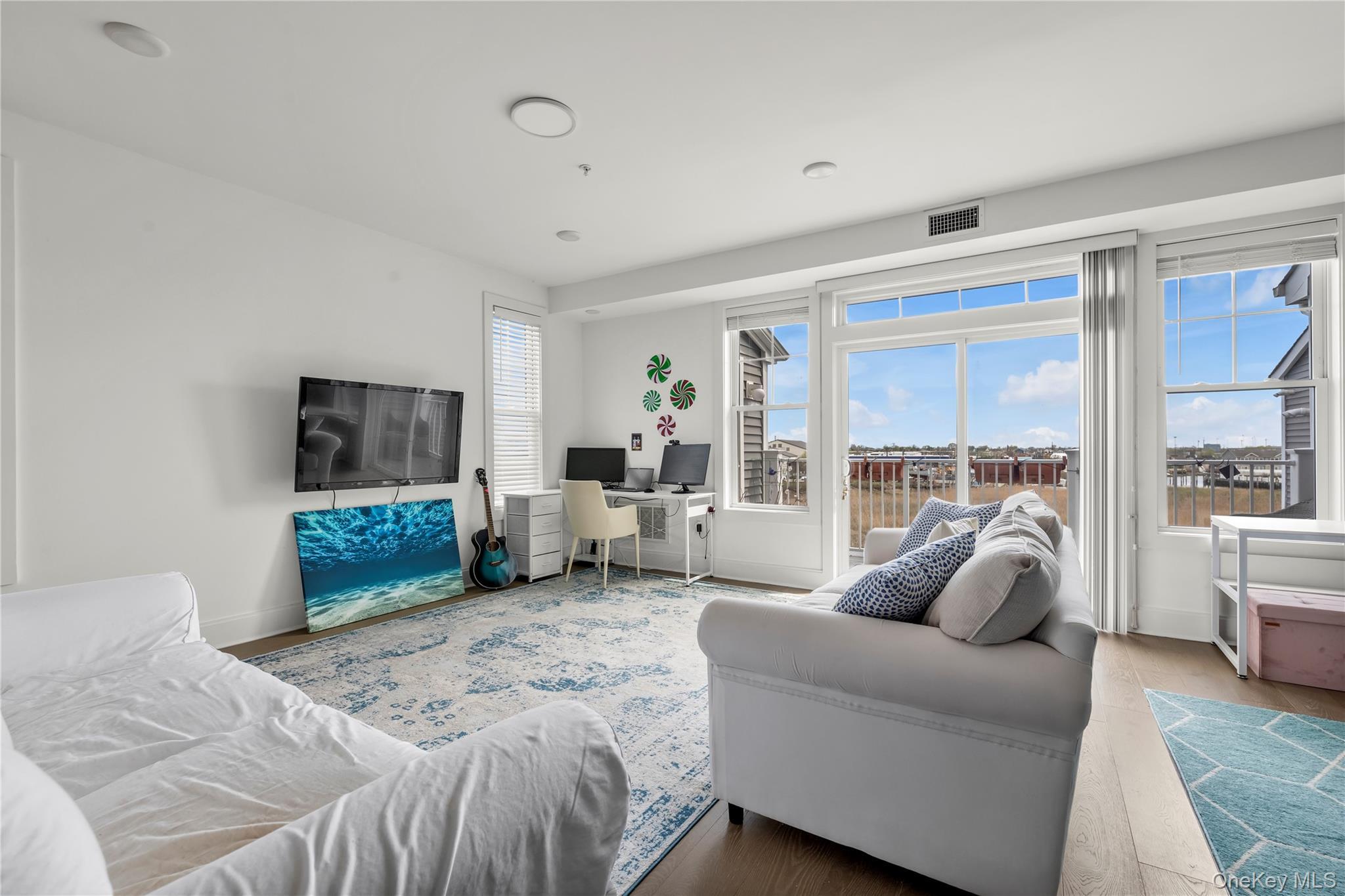 Condo Marina Point Nassau County, NY 11518, MLS-923907-5