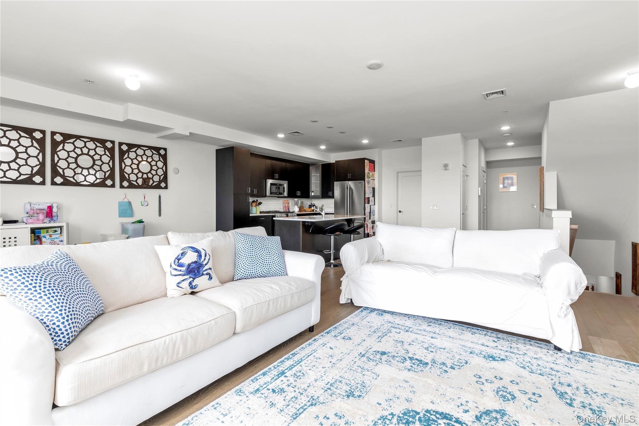 Condo Marina Point Nassau County, NY 11518, MLS-923907-8