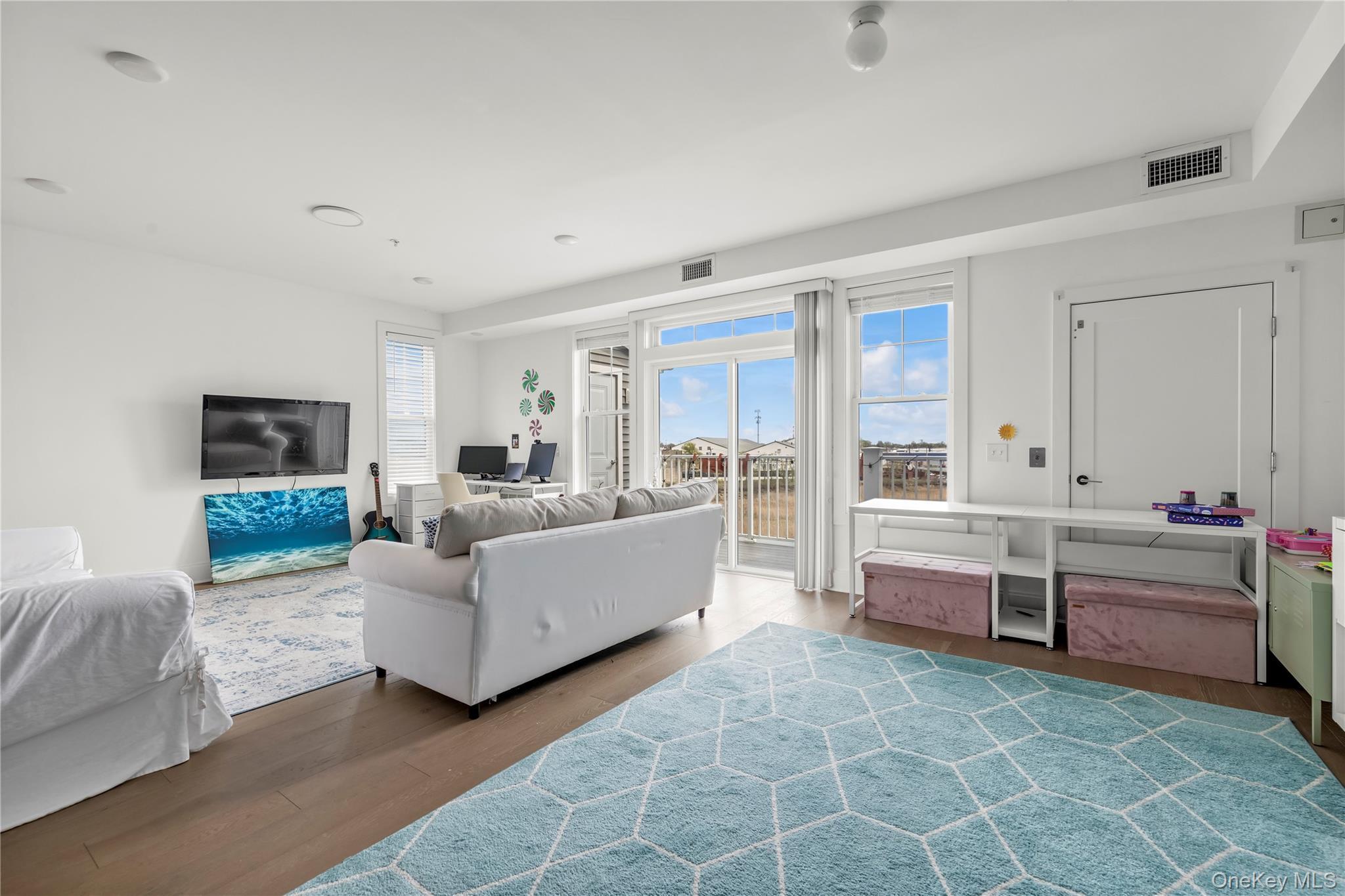 Condo Marina Point Nassau County, NY 11518, MLS-923907-9