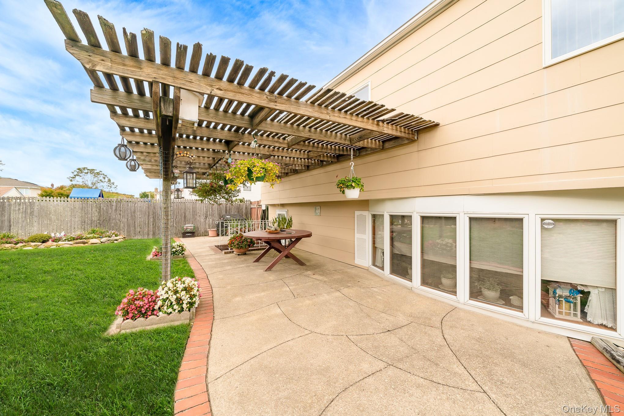 Single Family Lido Suffolk County, NY 11757, MLS-923945-20