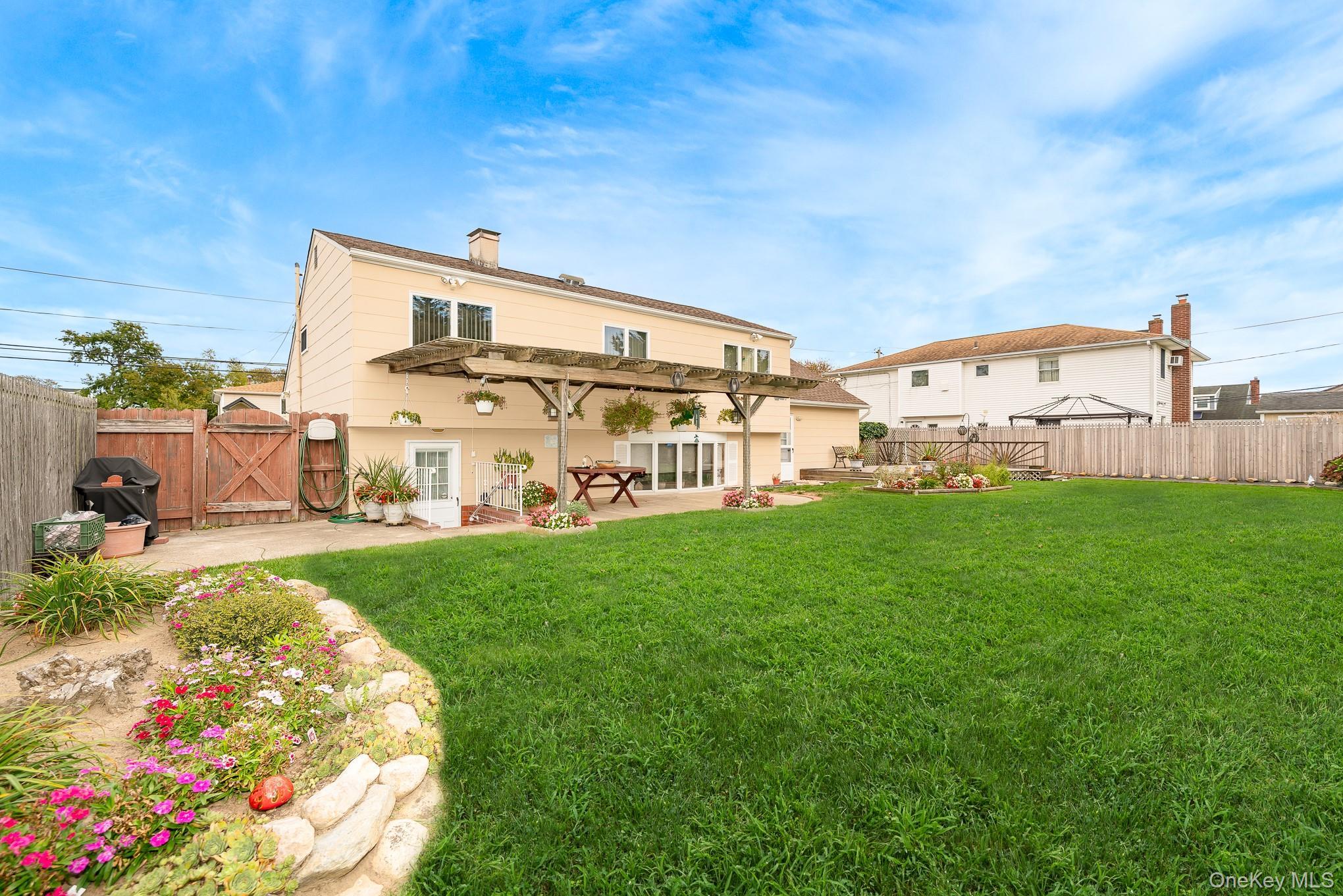 Single Family Lido Suffolk County, NY 11757, MLS-923945-22