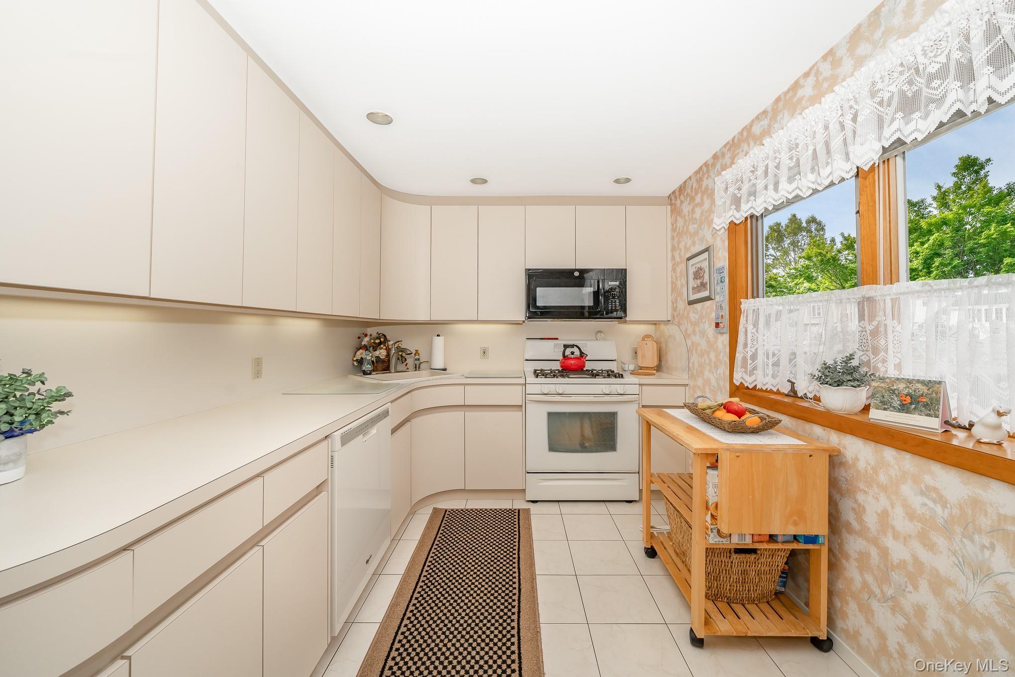 Single Family Lido Suffolk County, NY 11757, MLS-923945-7