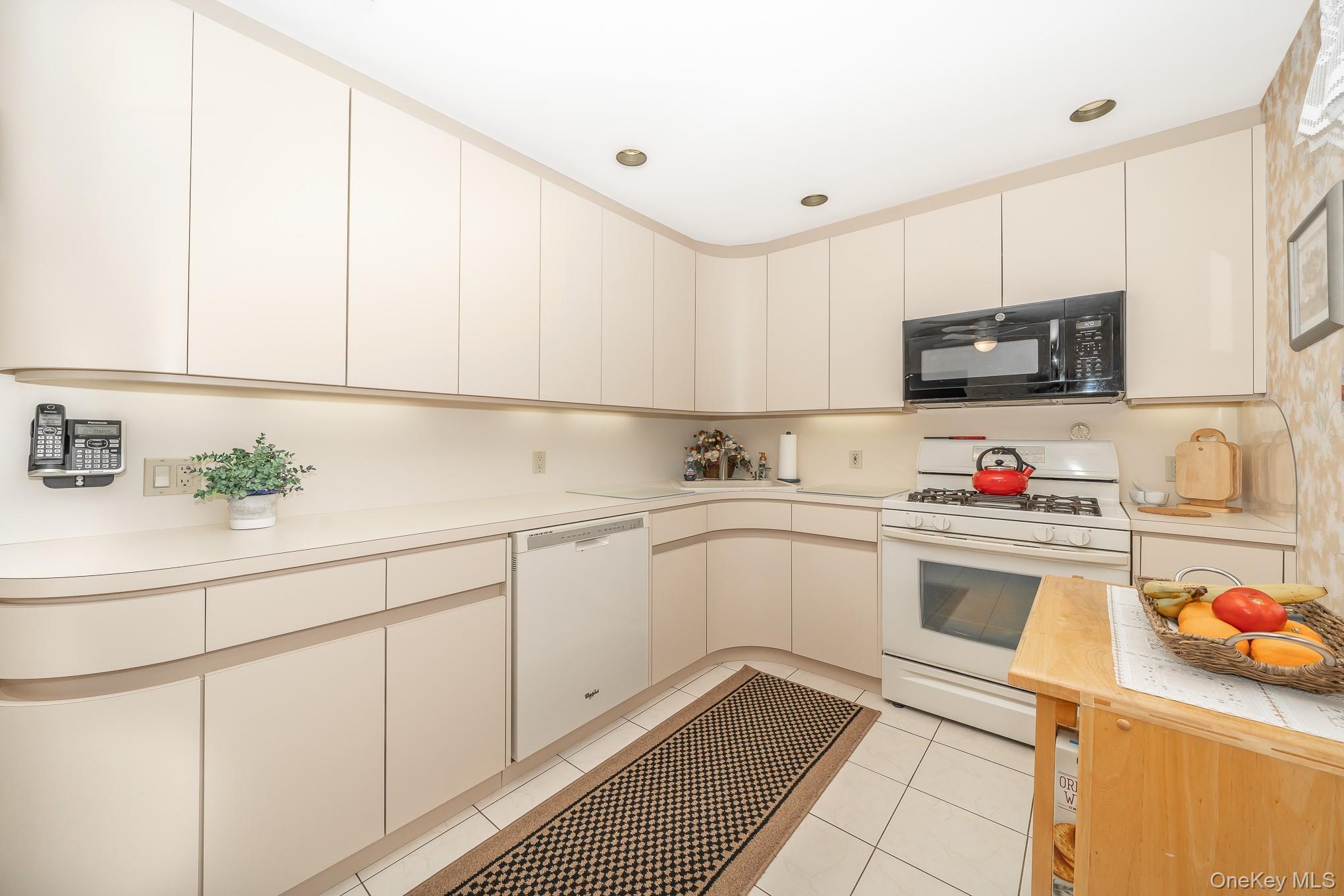 Single Family Lido Suffolk County, NY 11757, MLS-923945-8