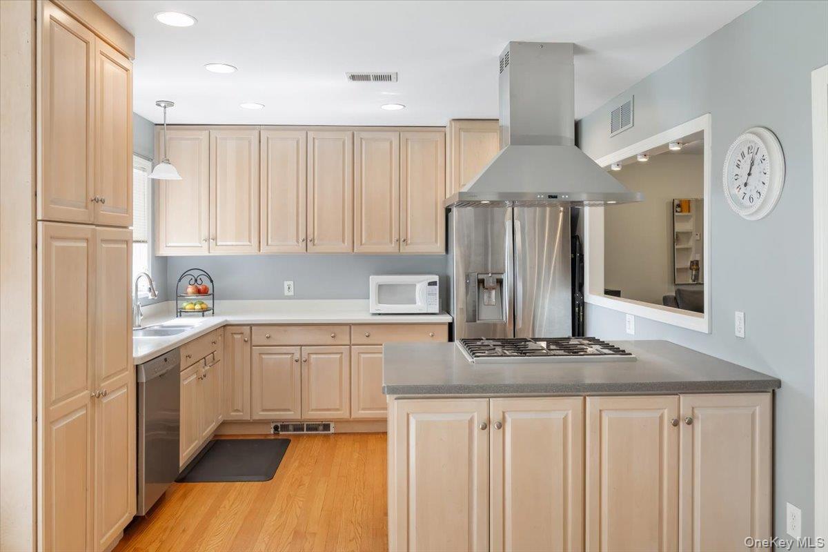 Single Family Van Orden  Rockland County, NY 10901, MLS-923951-12