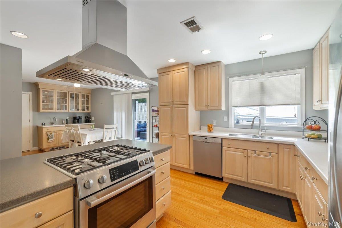 Single Family Van Orden  Rockland County, NY 10901, MLS-923951-14