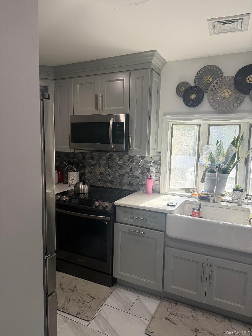 Single Family Express Dr S. Drive,   Suffolk County, NY 11779, MLS-923952-3