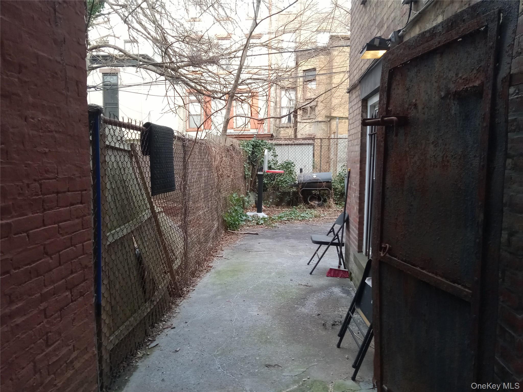 Single Family Hancock Brooklyn, NY 11216, MLS-923968-17