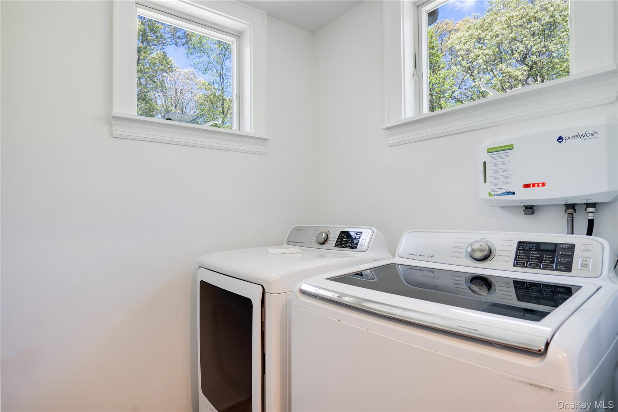 Single Family Avenue Suffolk County, NY 11946, MLS-923978-16