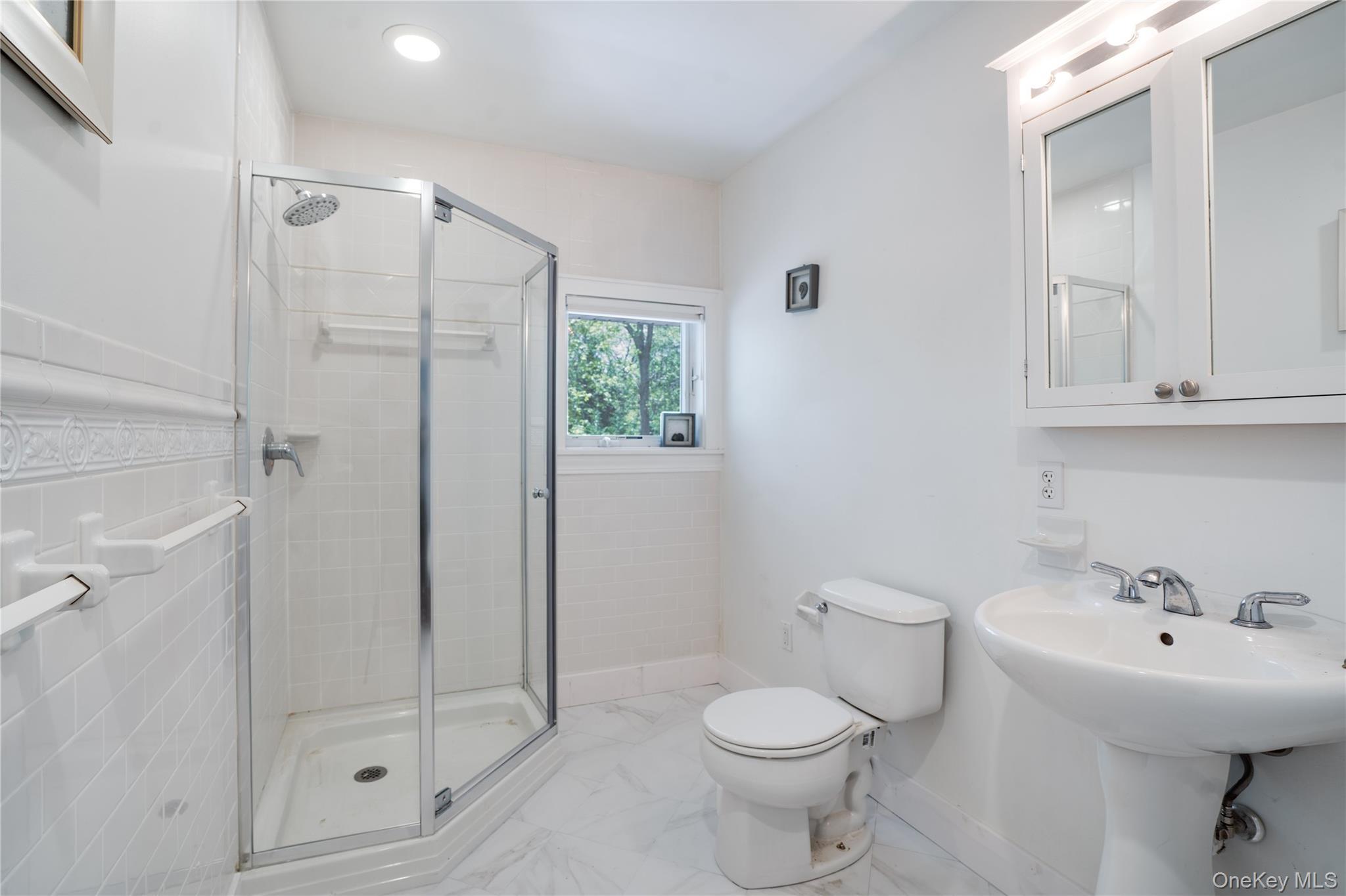 Single Family Avenue Suffolk County, NY 11946, MLS-923978-18