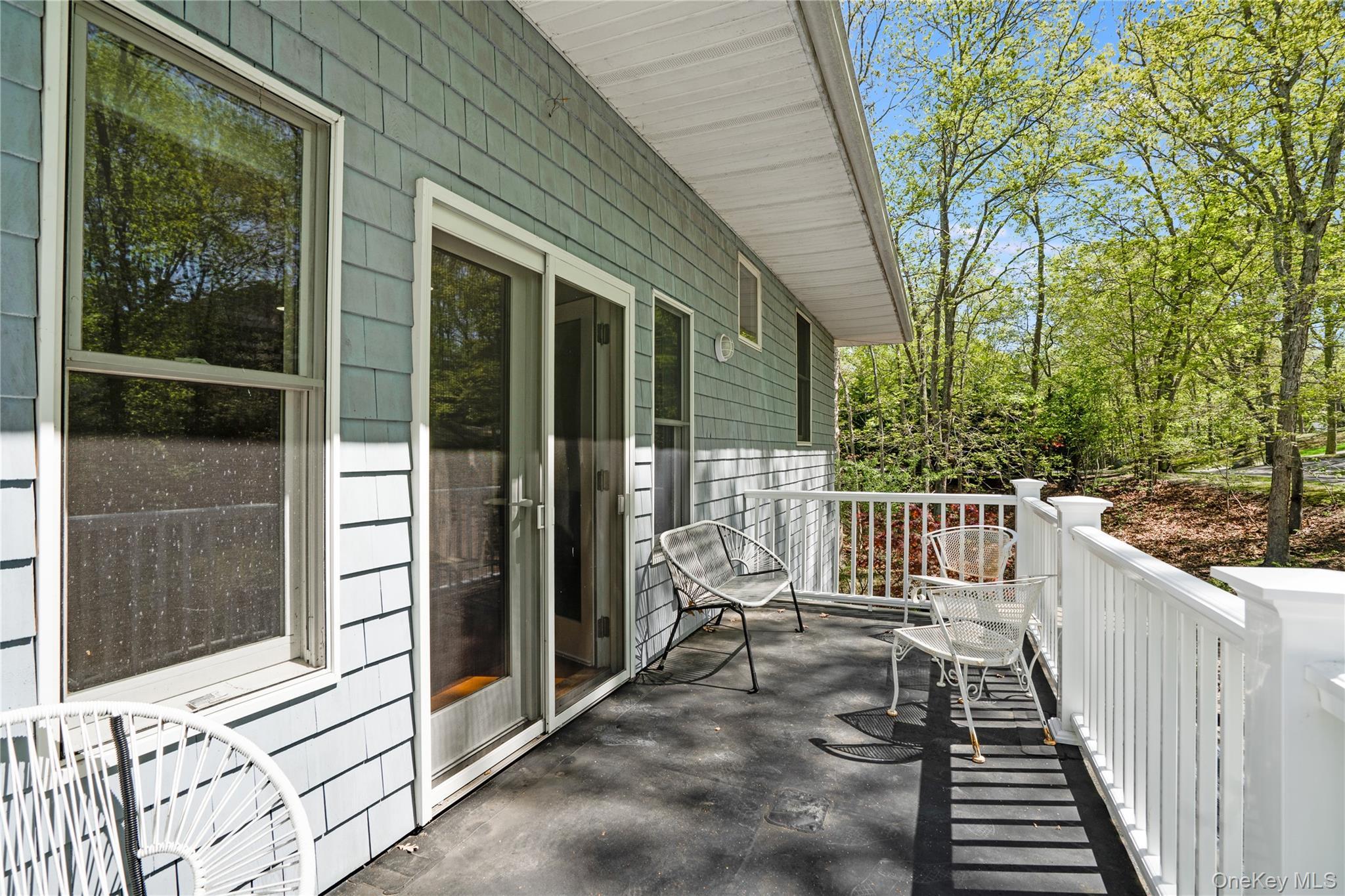 Single Family Avenue Suffolk County, NY 11946, MLS-923978-21